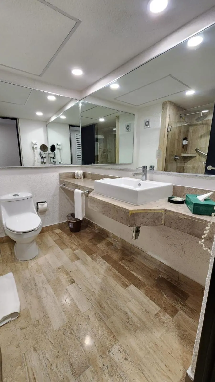 Bathroom in Copacabana Beach Hotel Acapulco