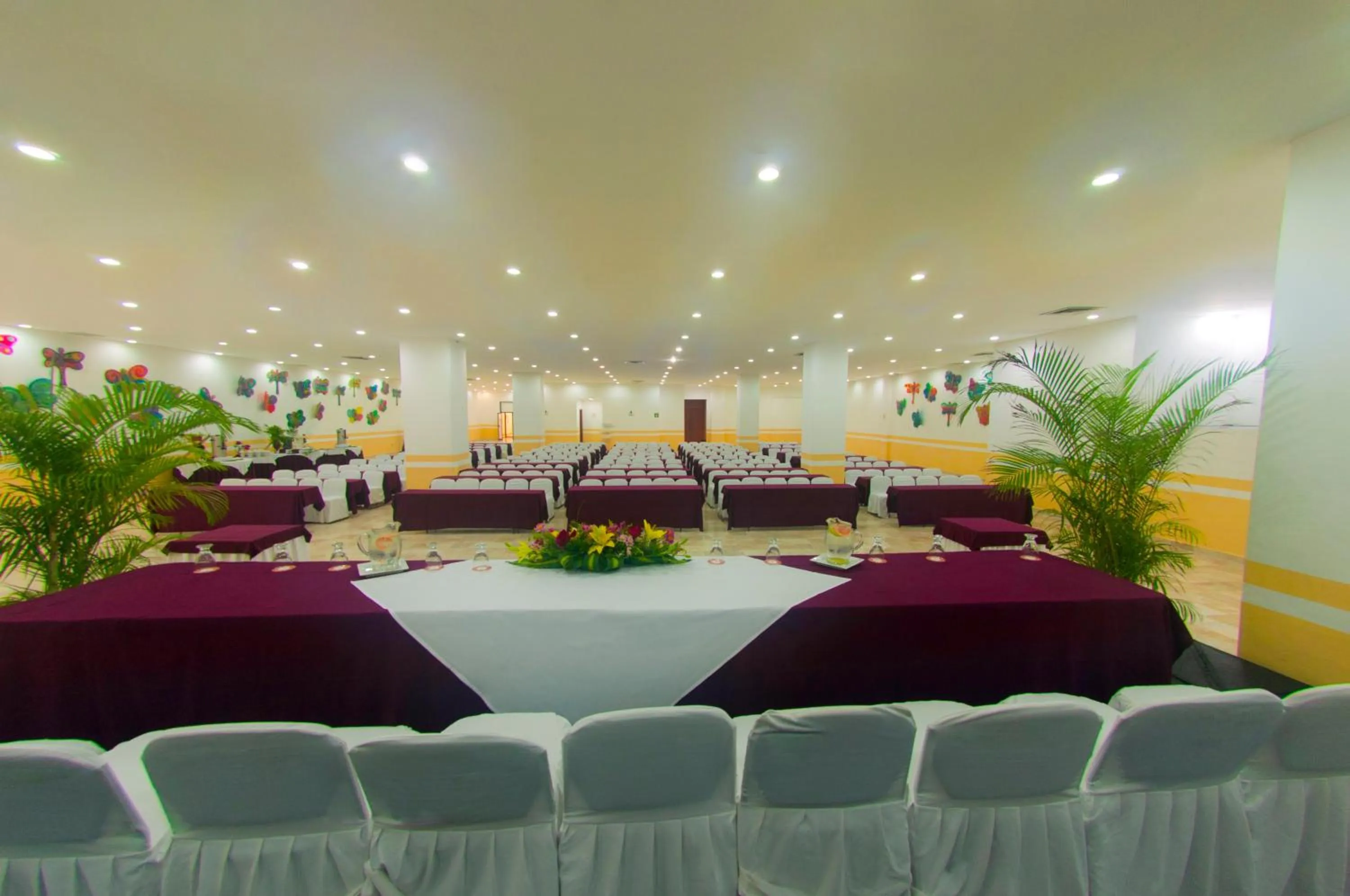 Banquet/Function facilities in Copacabana Beach Hotel Acapulco