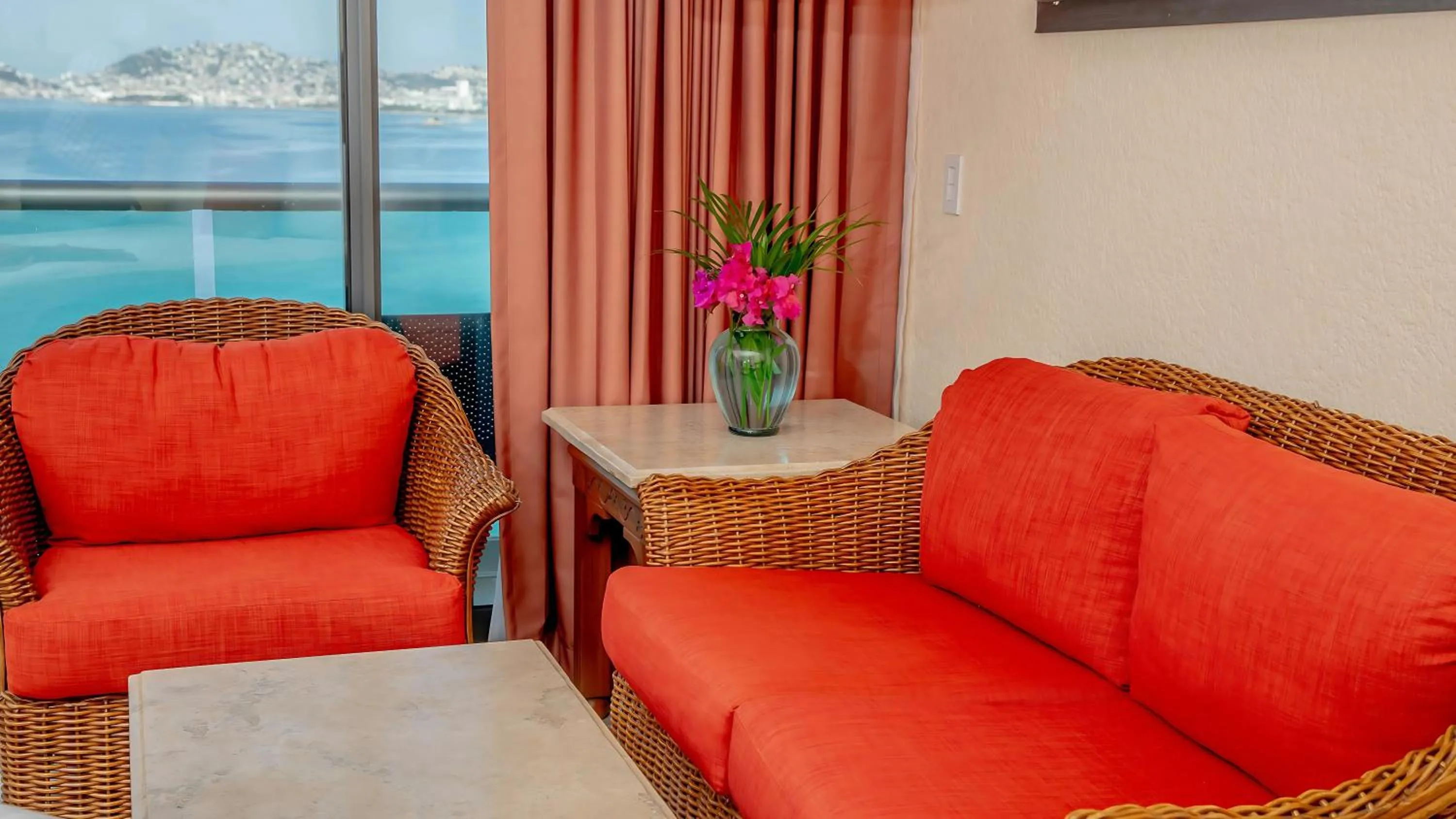 Living room in Copacabana Beach Hotel Acapulco