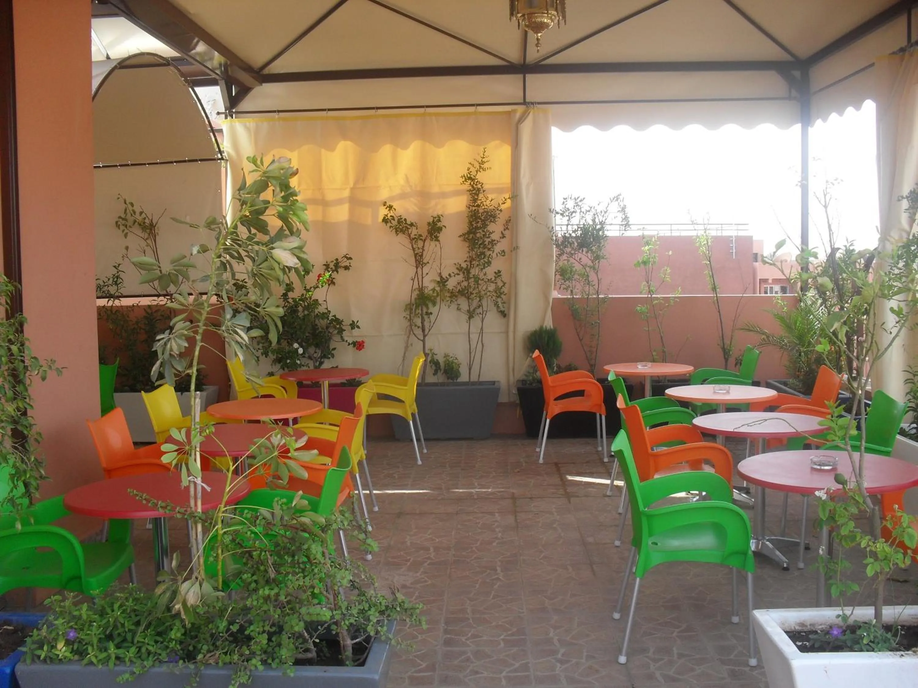 Restaurant/places to eat in Hotel Gomassine