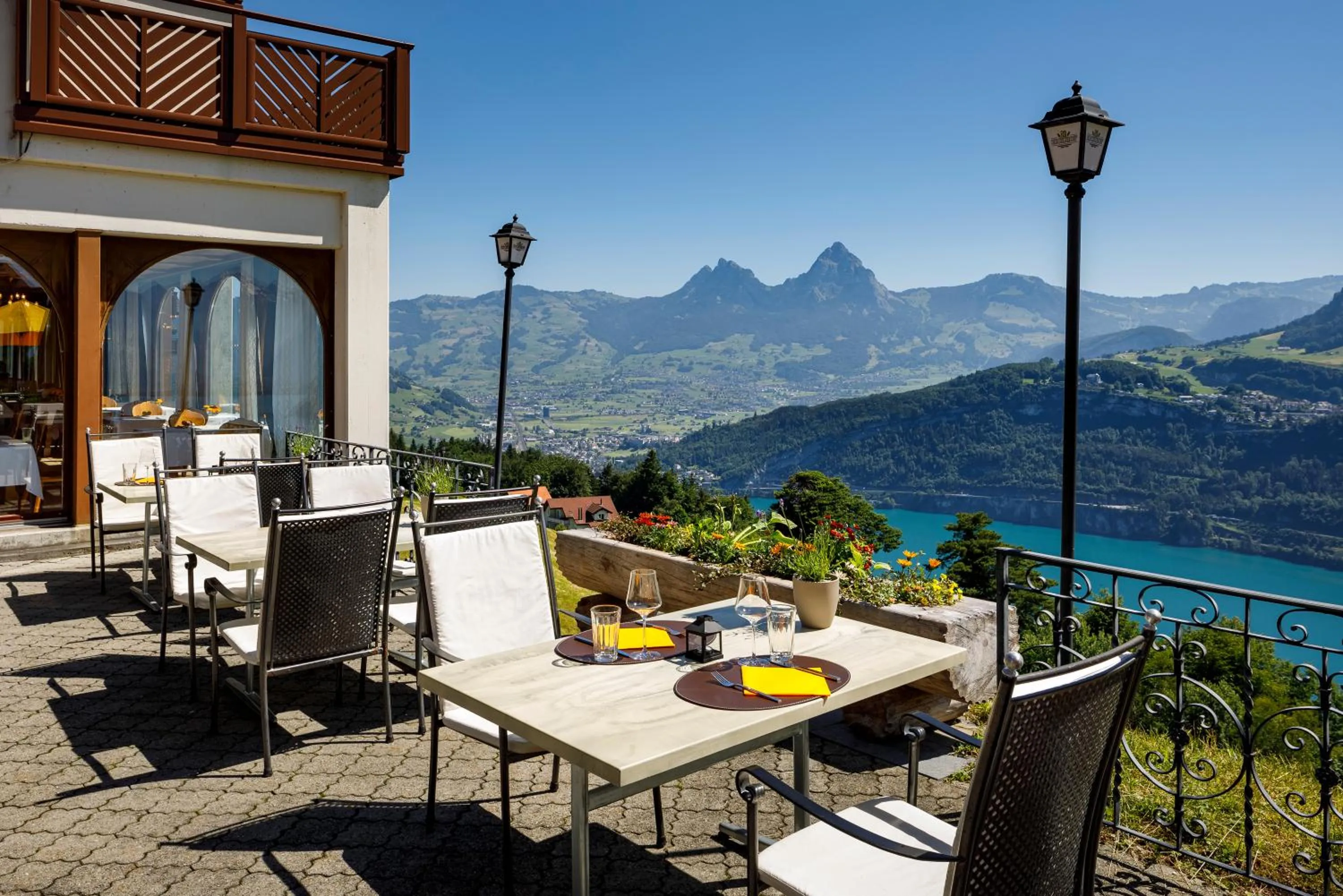 Restaurant/places to eat in Hotel und Naturhaus Bellevue