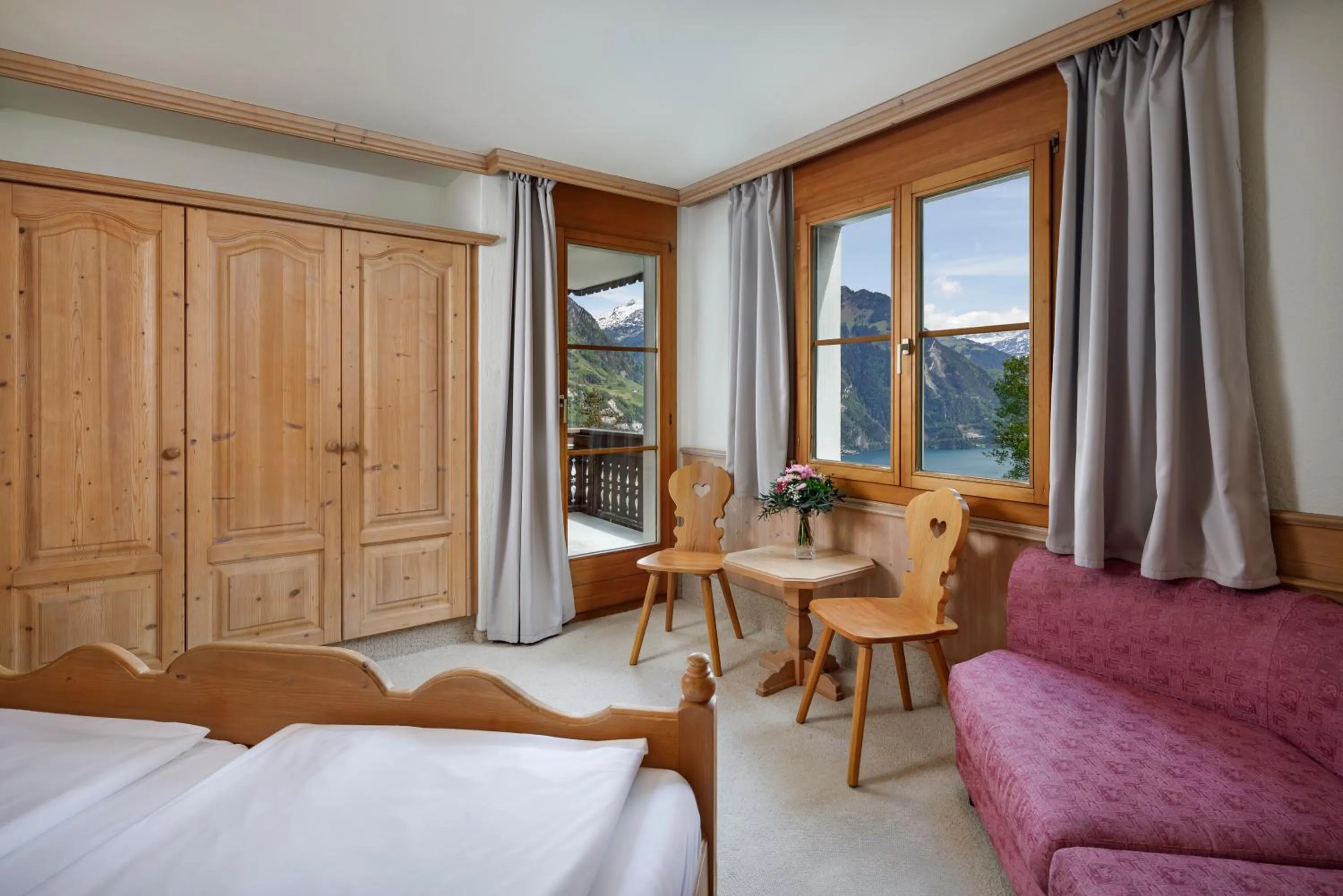Seating area, Bed in Hotel und Naturhaus Bellevue