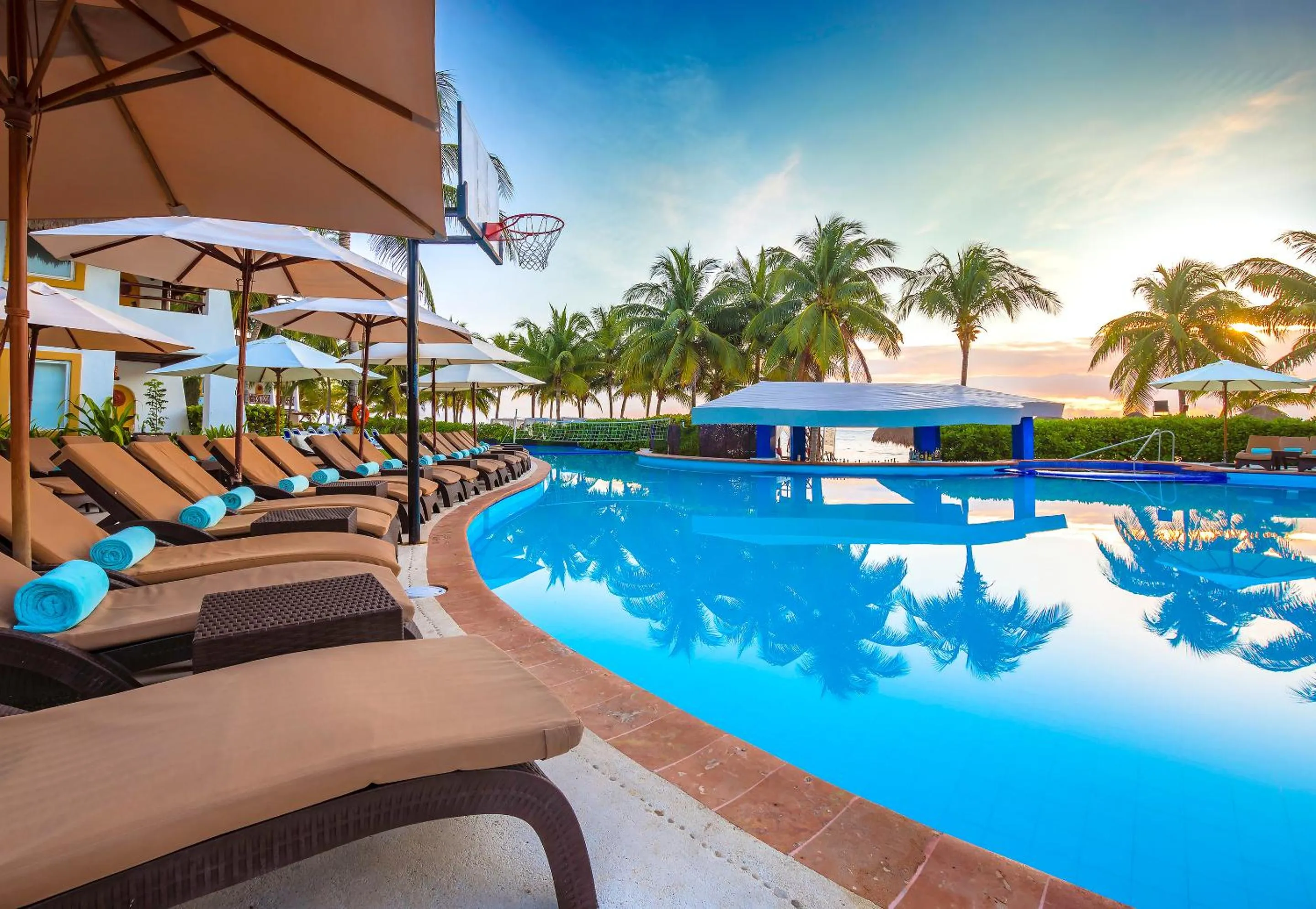 Pool view in Desire Riviera Maya Pearl Resort All Inclusive - Couples Only