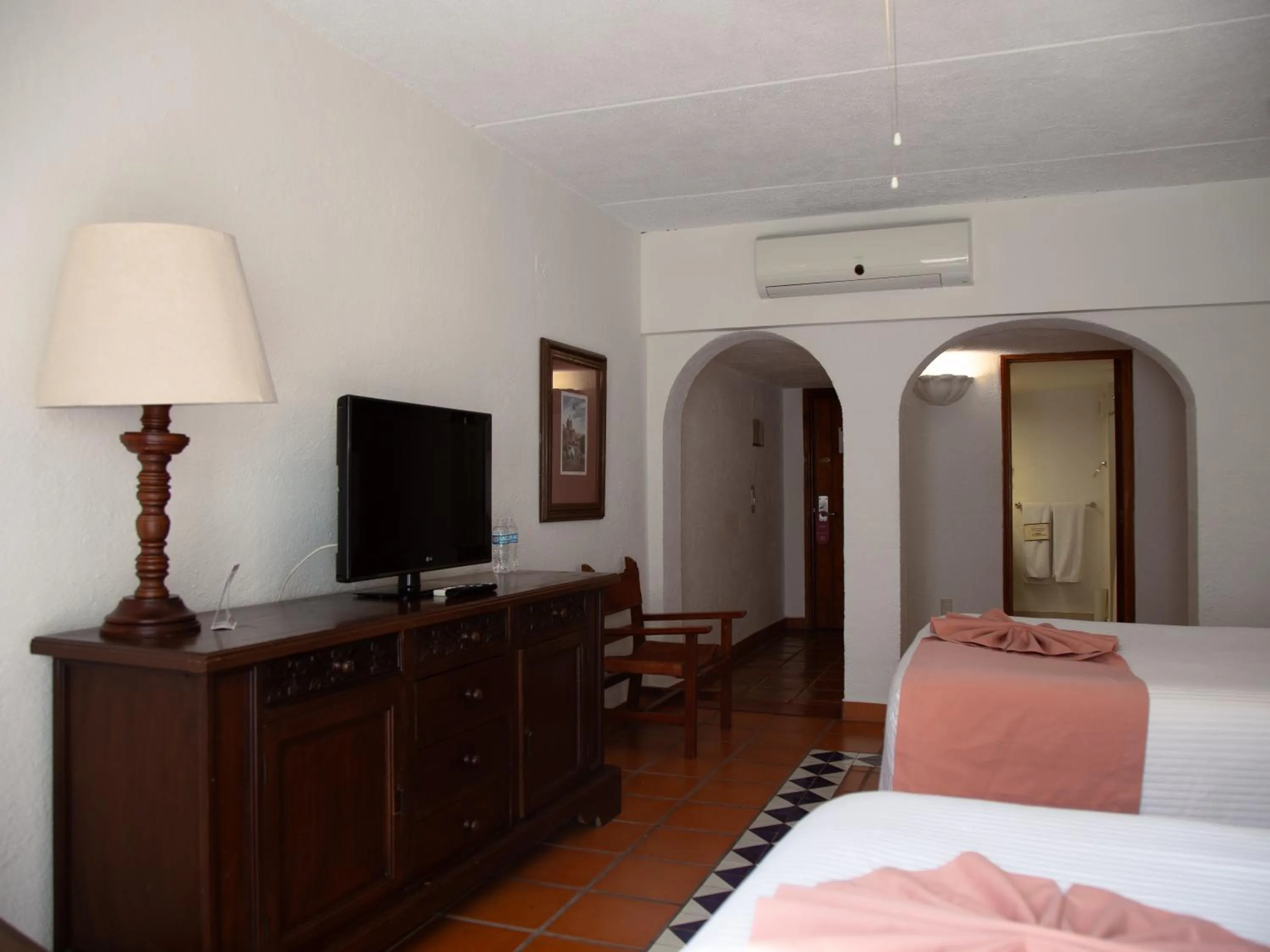 Photo of the whole room, Bed in Misión Guanajuato