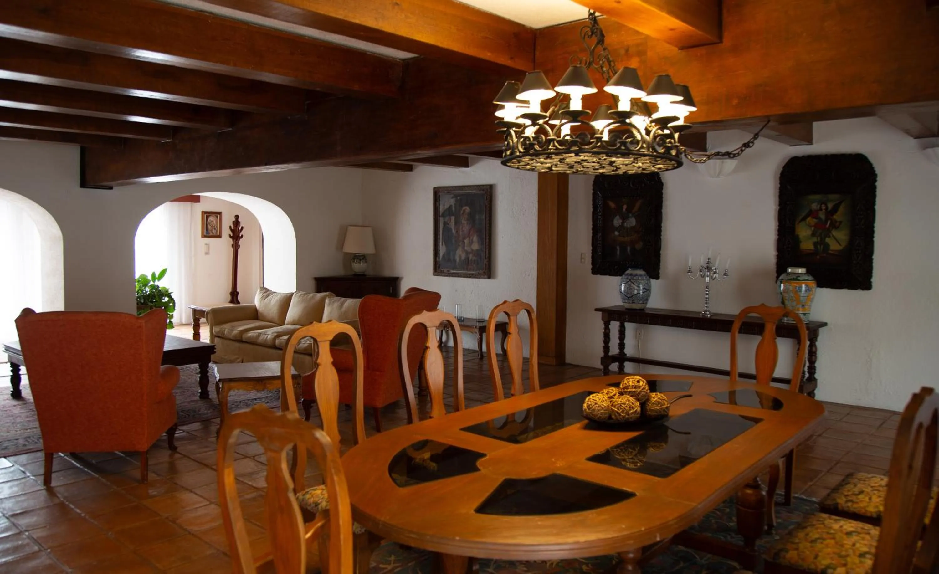 Seating area in Misión Guanajuato