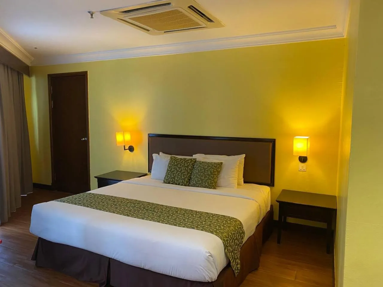 Bed in EHSAN SEAVIEW HOTEL PORT DICKSON