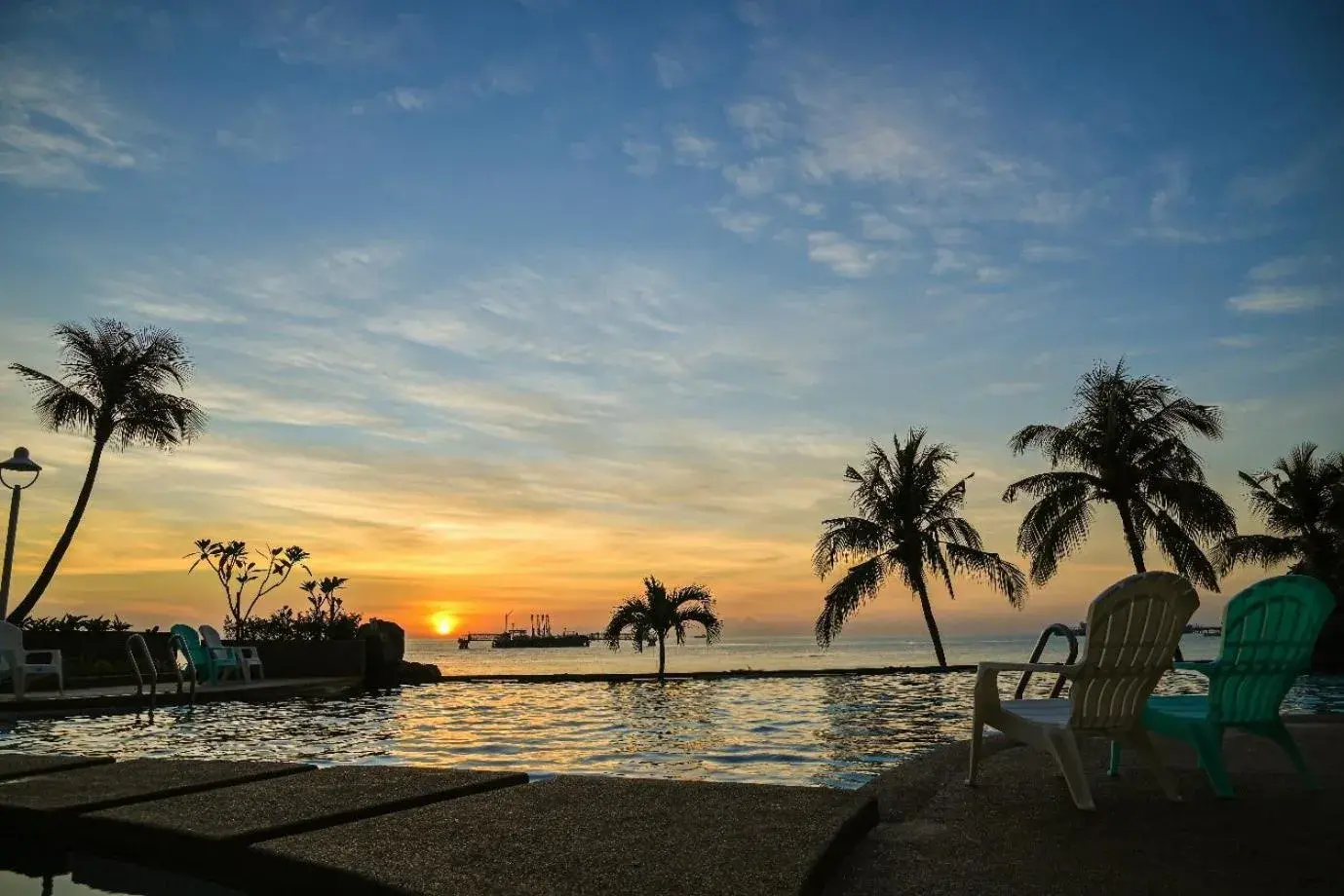 Sunset in EHSAN SEAVIEW HOTEL PORT DICKSON Sunset in EHSAN SEAVIEW HOTEL PORT DICKSON
