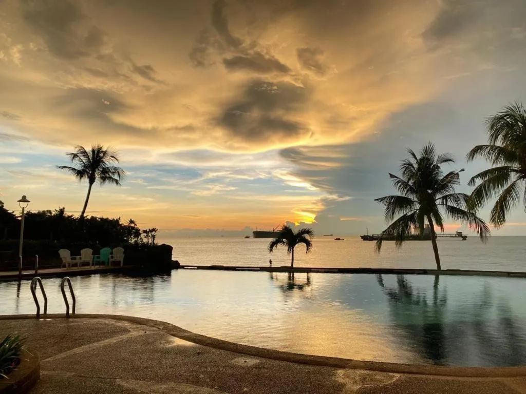Swimming pool in EHSAN SEAVIEW HOTEL PORT DICKSON