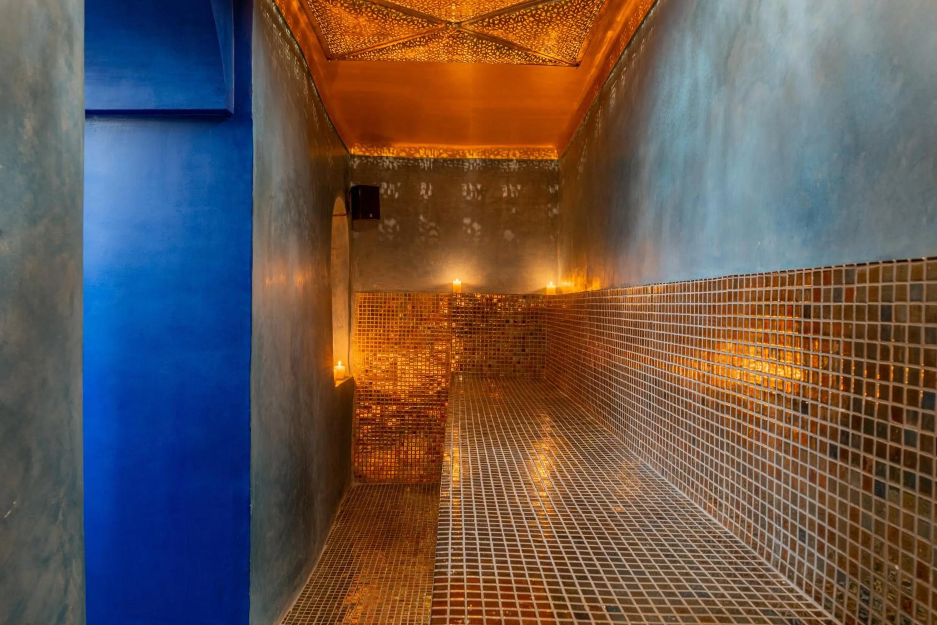 Steam room in Riad Yamina52