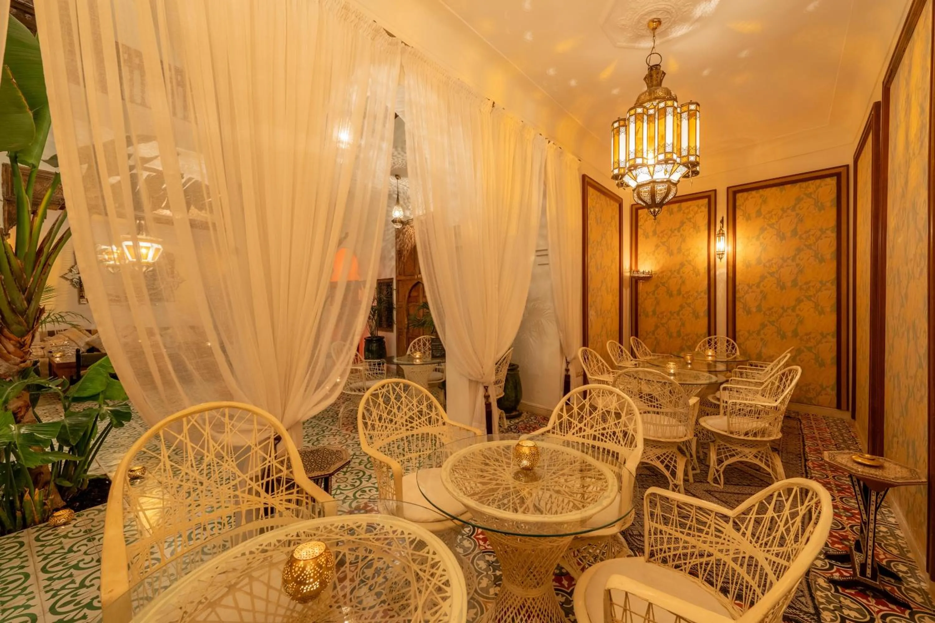 Restaurant/places to eat in Riad Yamina52