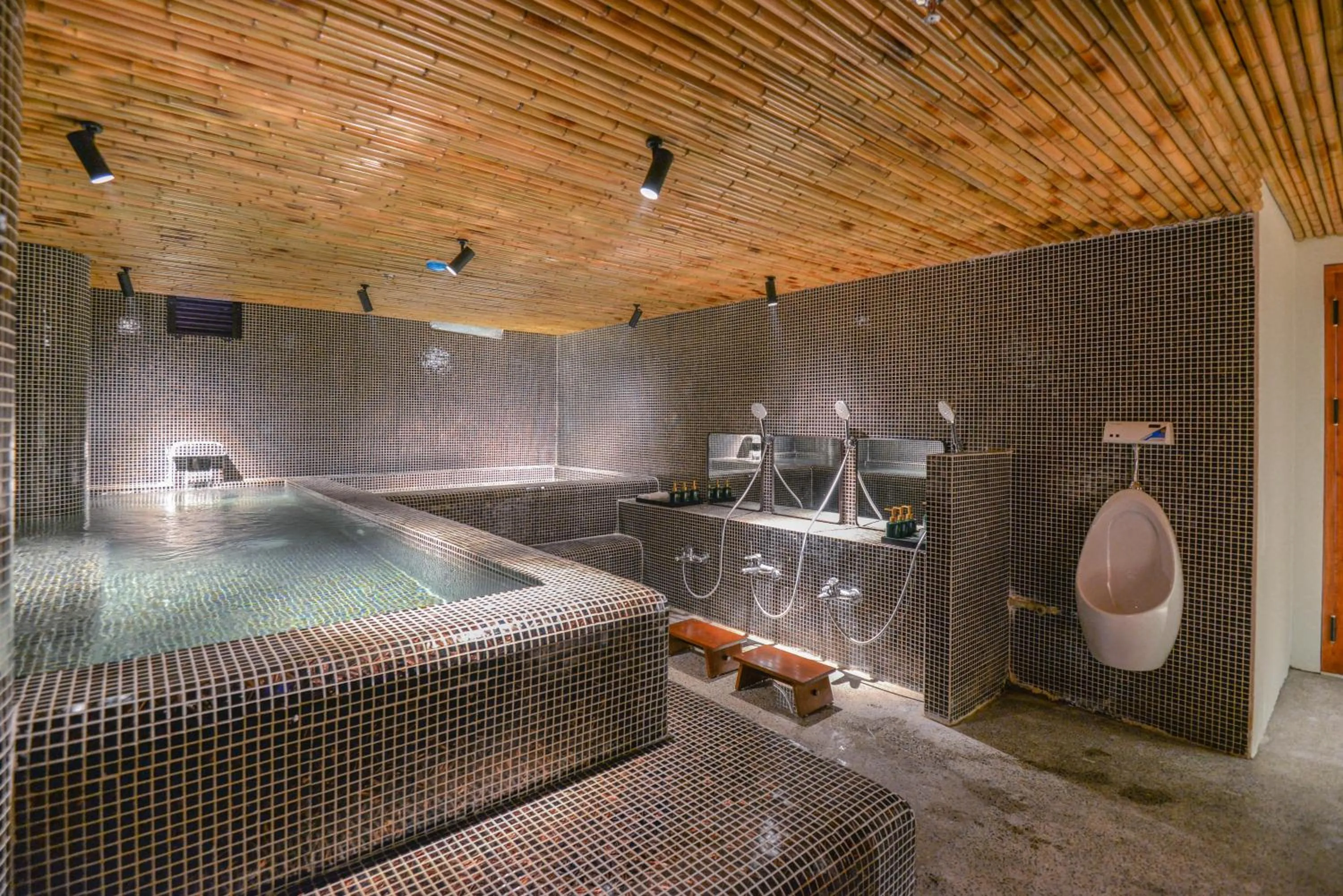 Hot Tub in 22Land Hotel & Residence