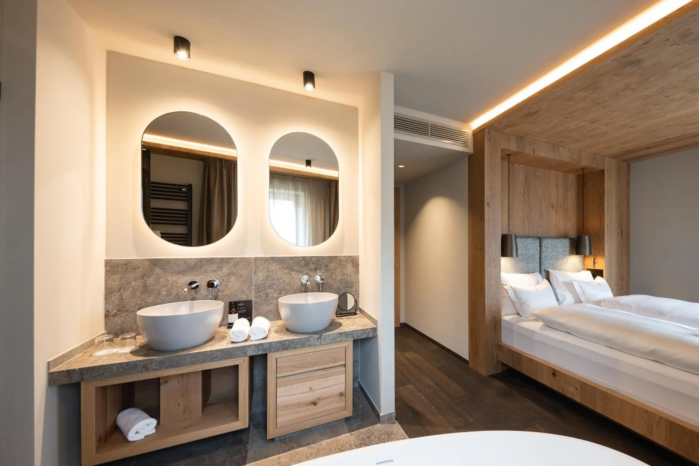 Bathroom, Bed in Santre dolomythic home