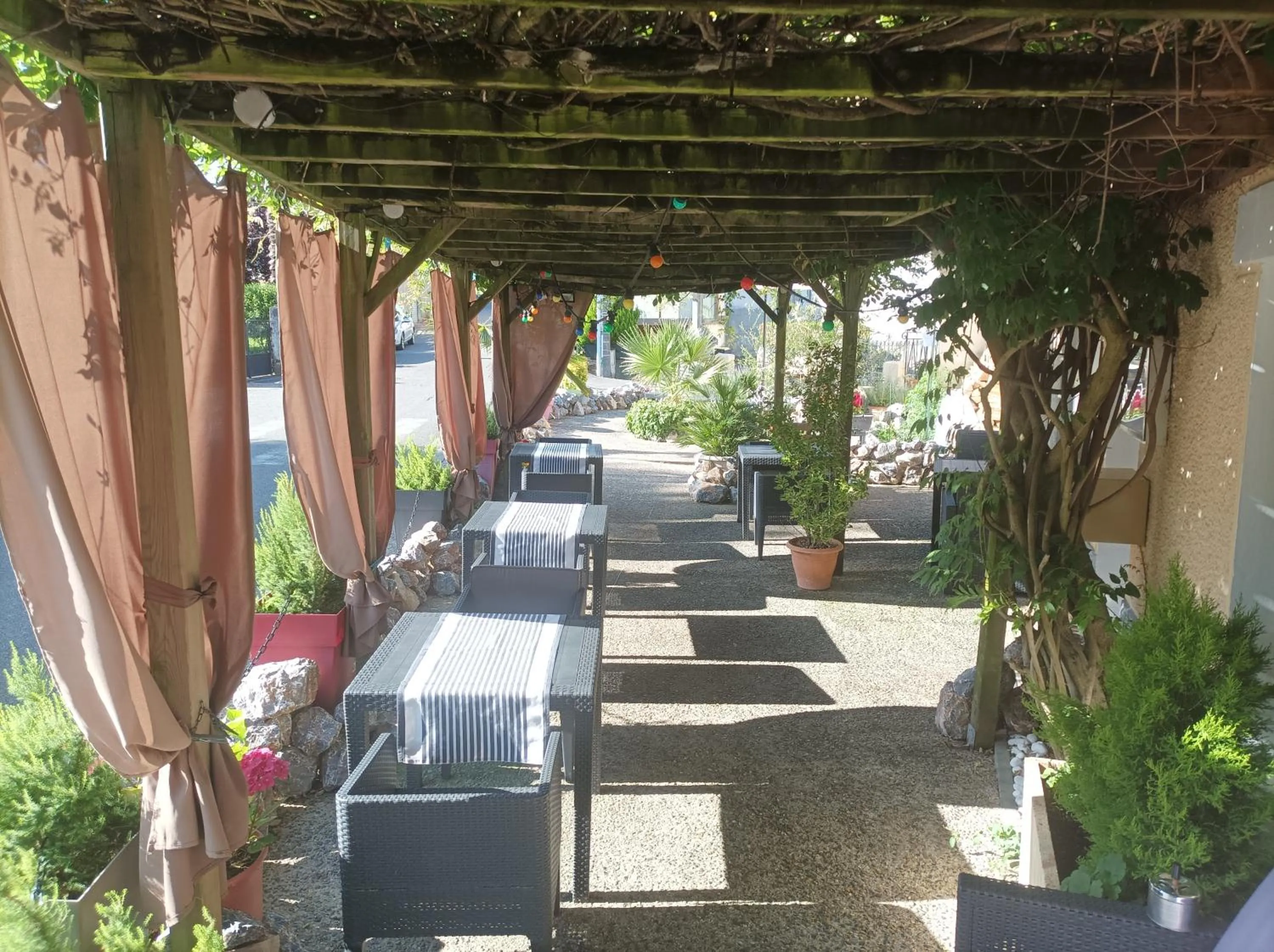 Restaurant/places to eat in L' Auberge Campagnarde, Lourdes