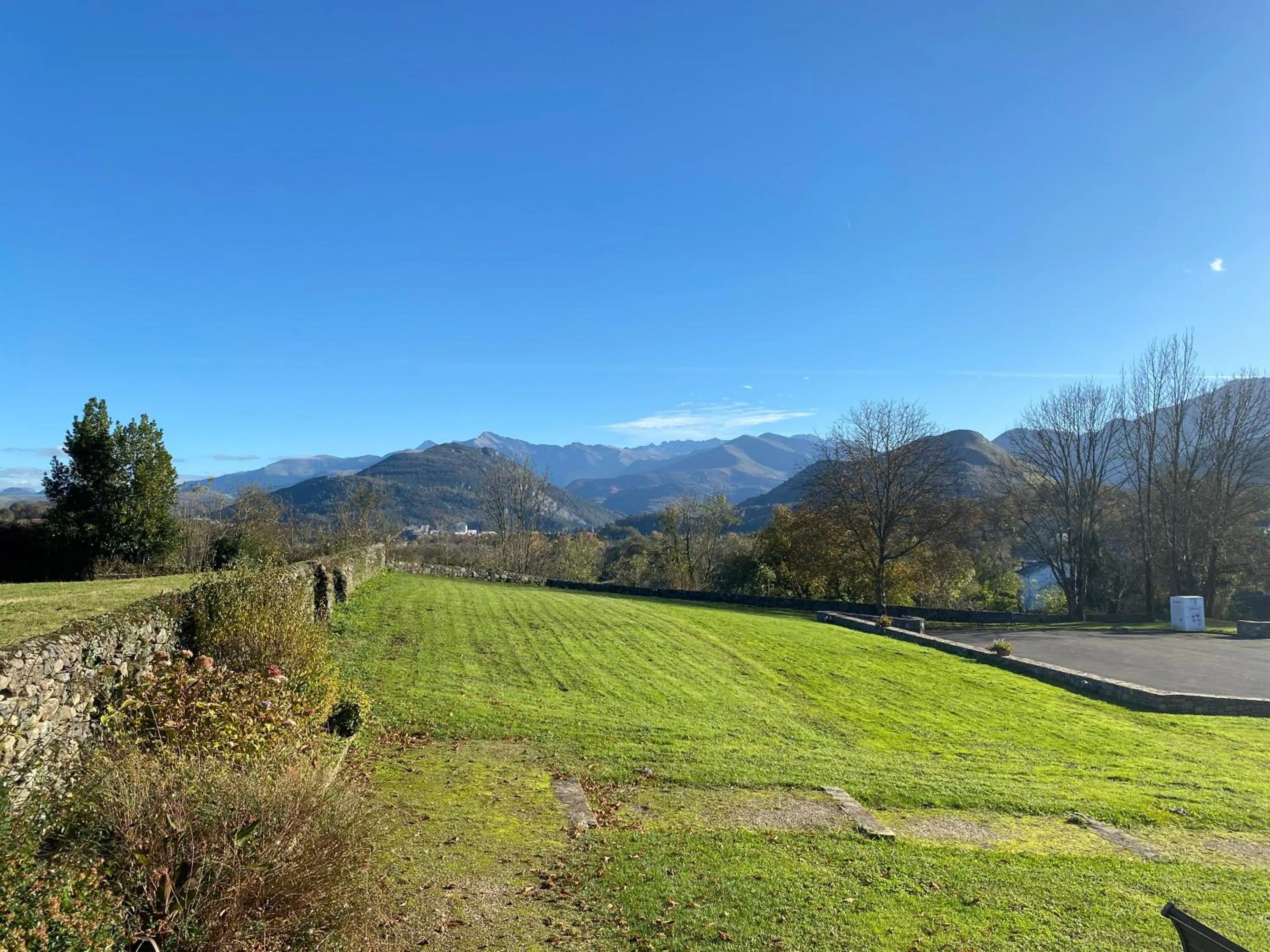 Mountain view in L' Auberge Campagnarde, Lourdes