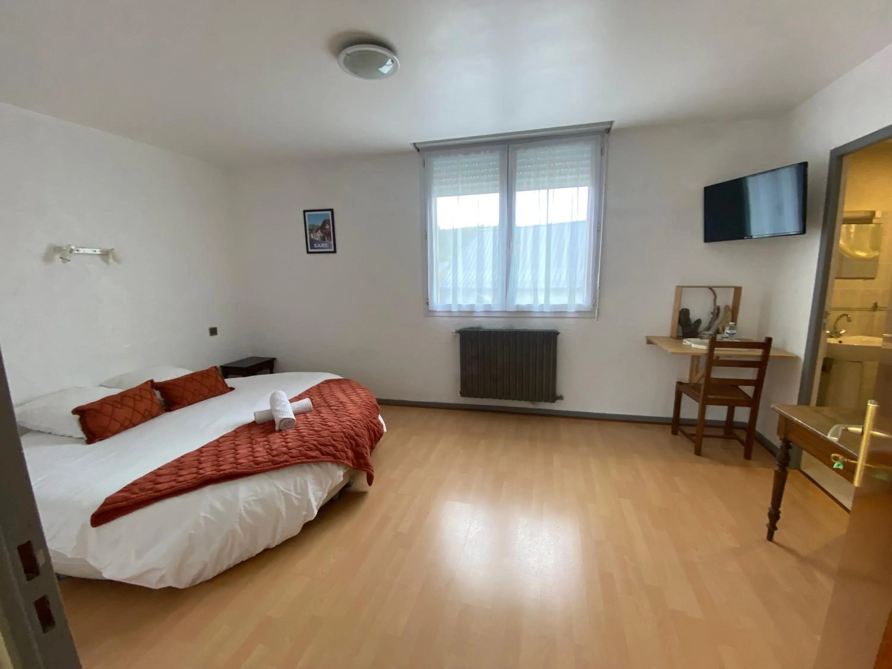 Bed in L' Auberge Campagnarde, Lourdes