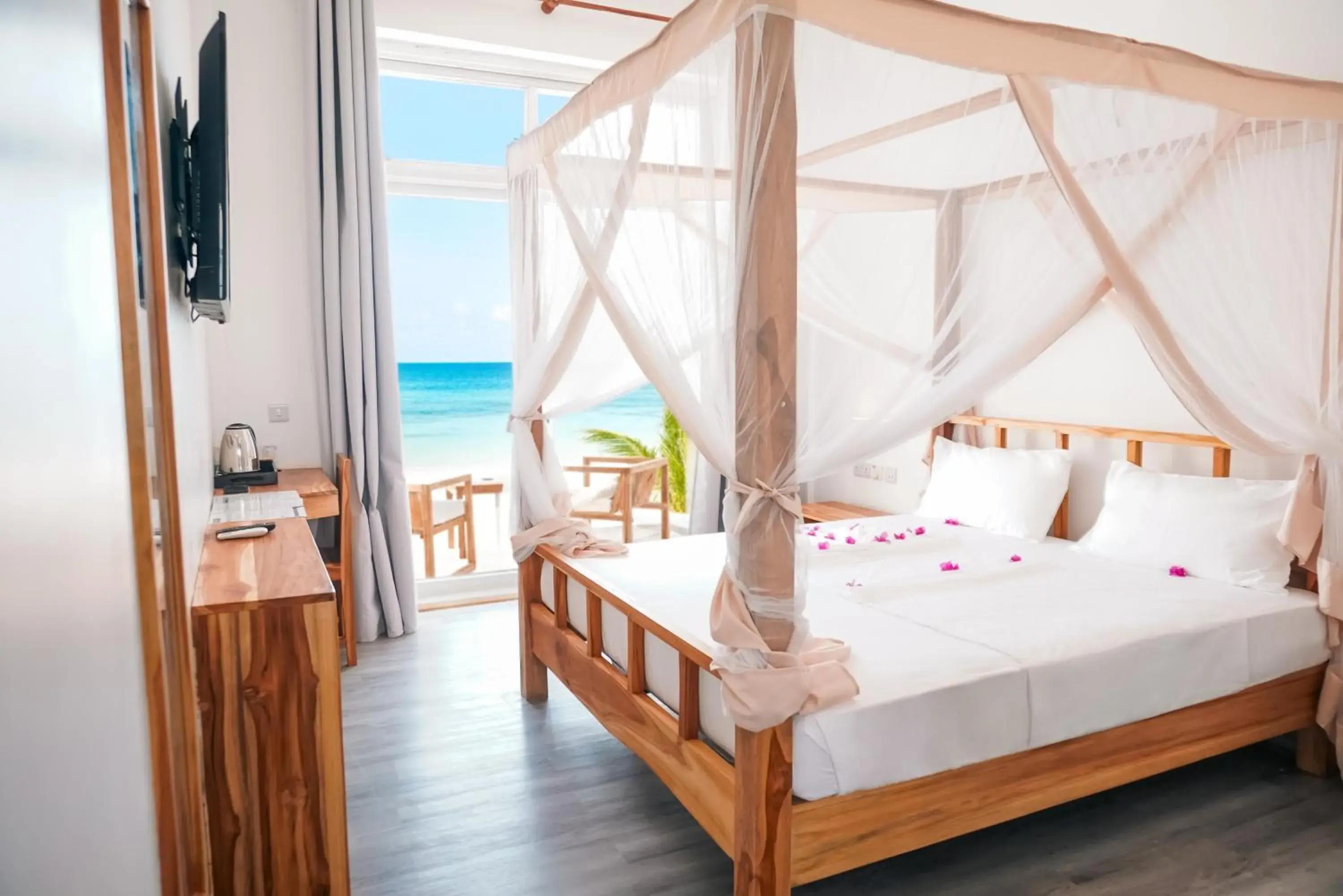 Deluxe Double Room with Balcony and Sea View in AHG Sun Bay Mlilile Beach Hotel Deluxe Double Room with Balcony and Sea View in AHG Sun Bay Mlilile Beach Hotel