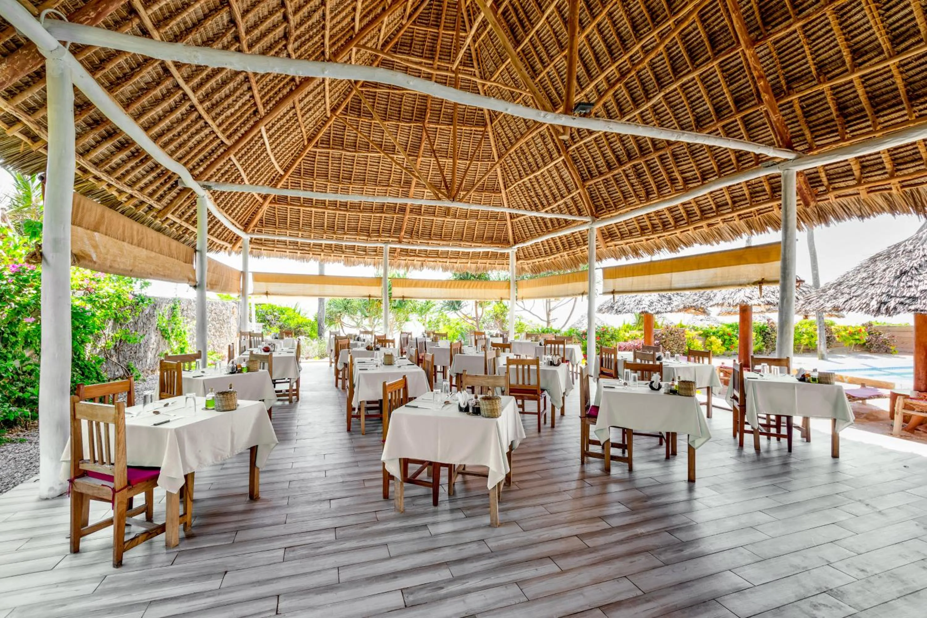 Restaurant/places to eat in AHG Sun Bay Mlilile Beach Hotel