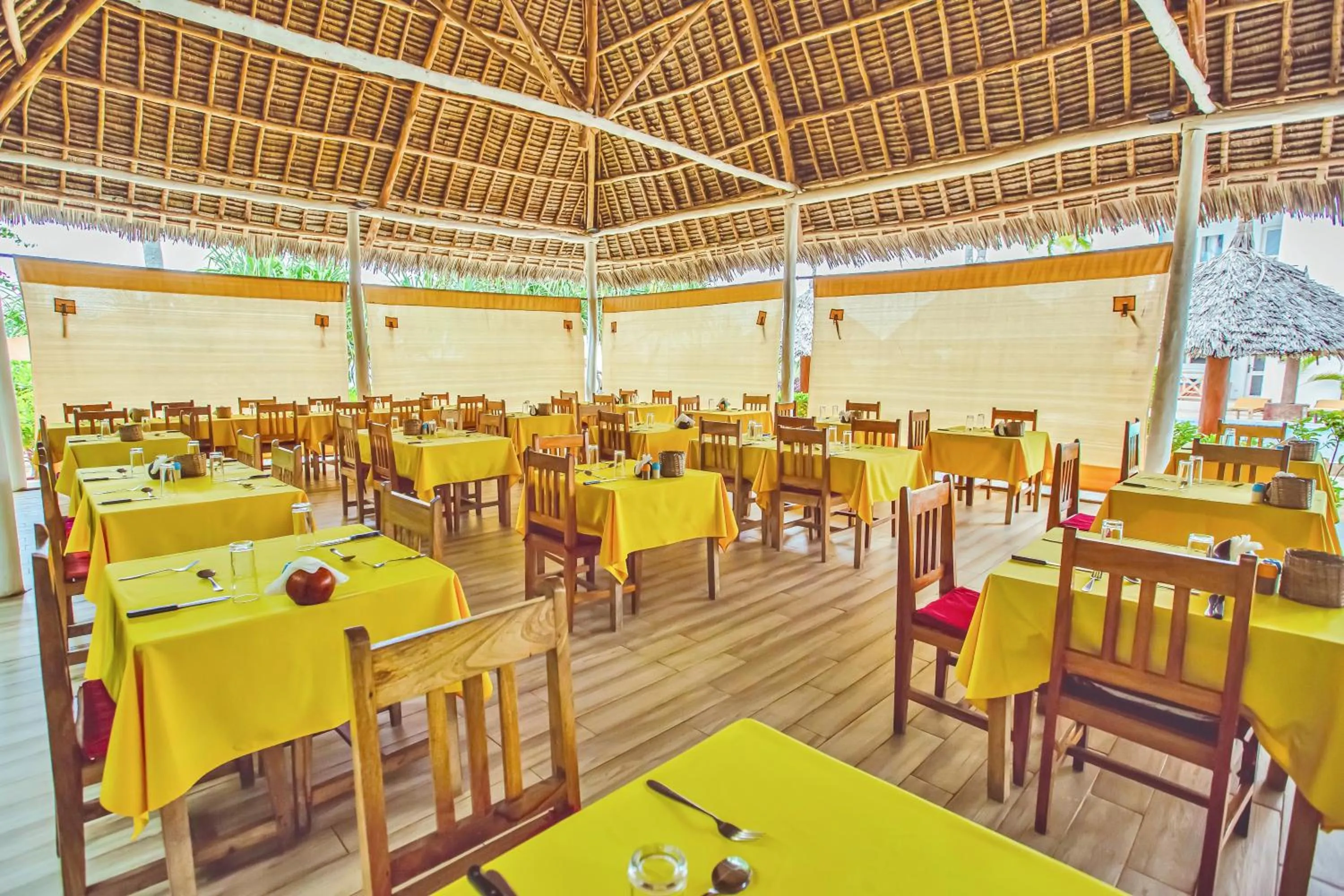 Restaurant/places to eat in AHG Sun Bay Mlilile Beach Hotel