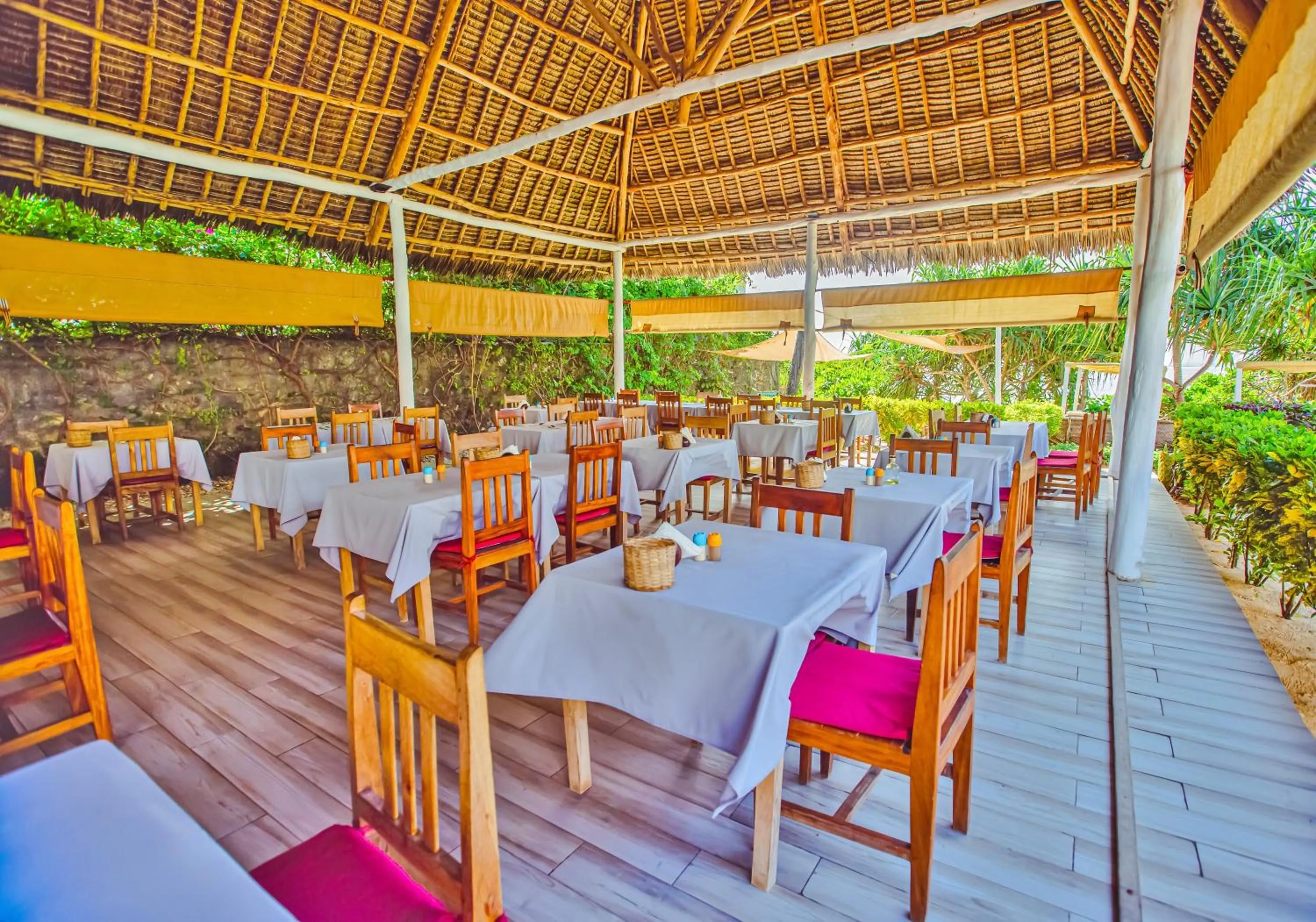 Restaurant/places to eat in AHG Sun Bay Mlilile Beach Hotel