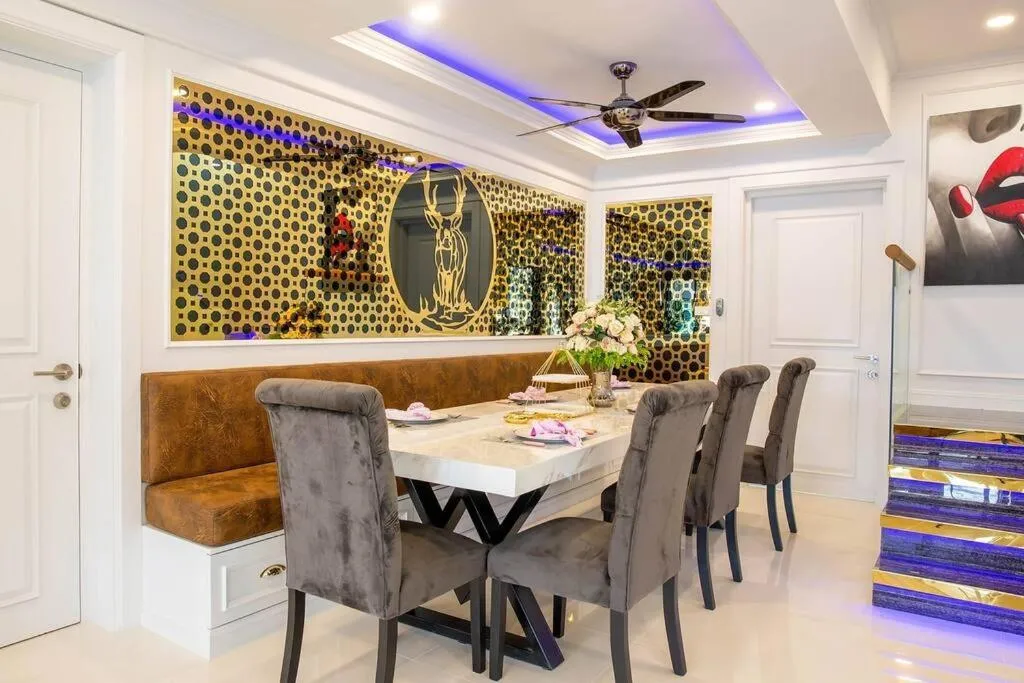 Exquisite Pool Villa J - Pattaya Pool Villa