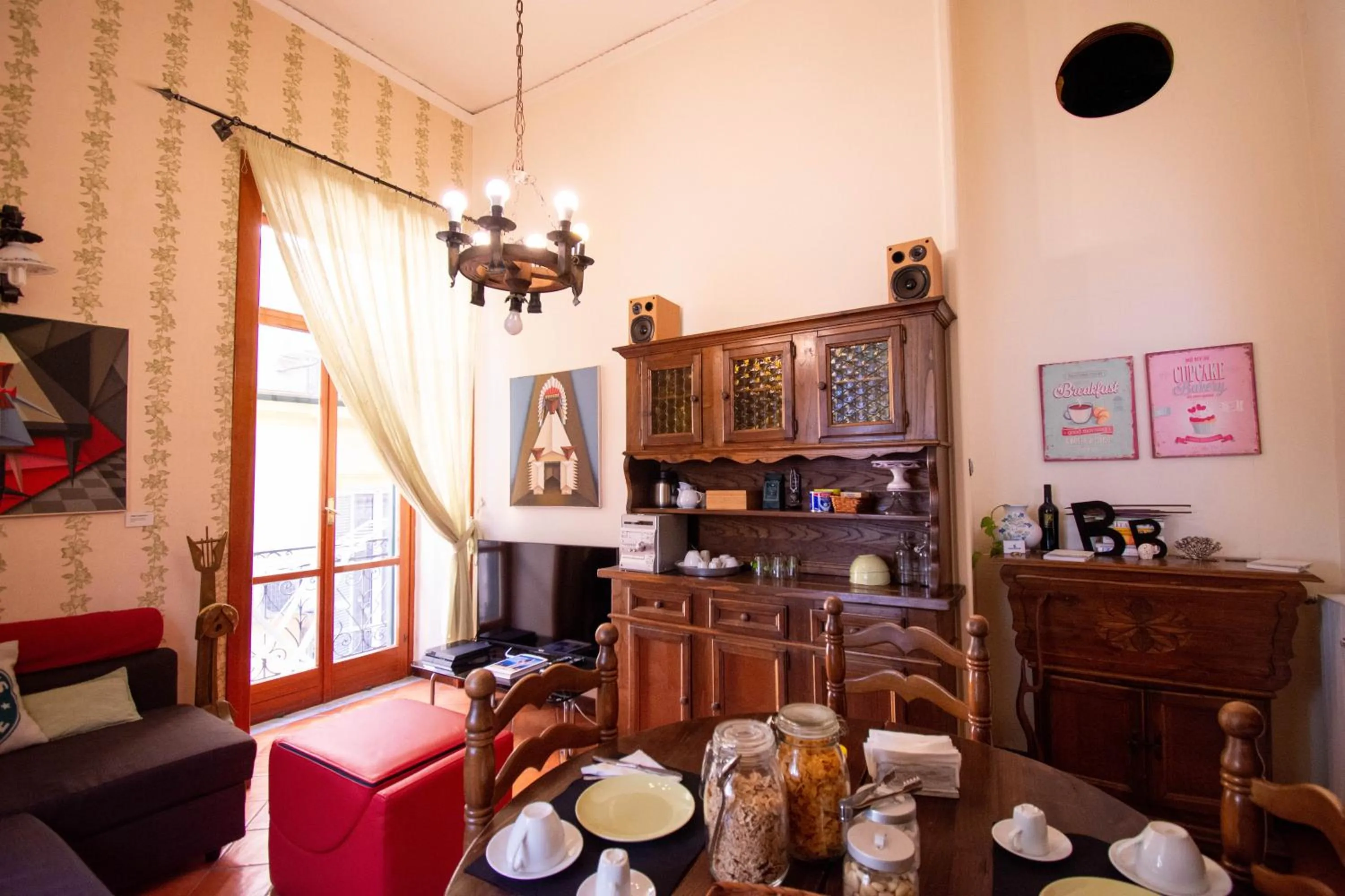 Communal lounge/ TV room in Areamare