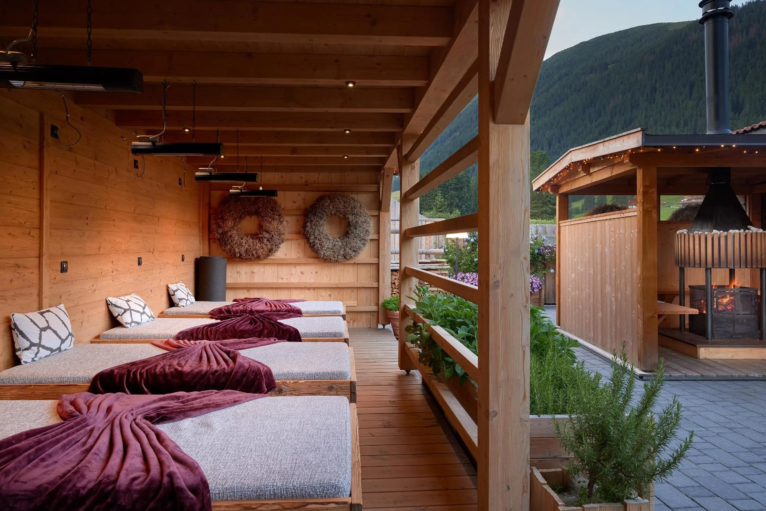 Spa and wellness centre/facilities, Bed in Vitalpina Hotel Magdalenahof
