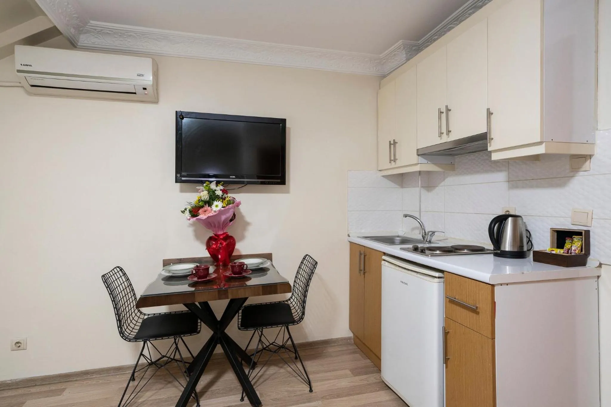 Coffee/tea facilities in Asteria House