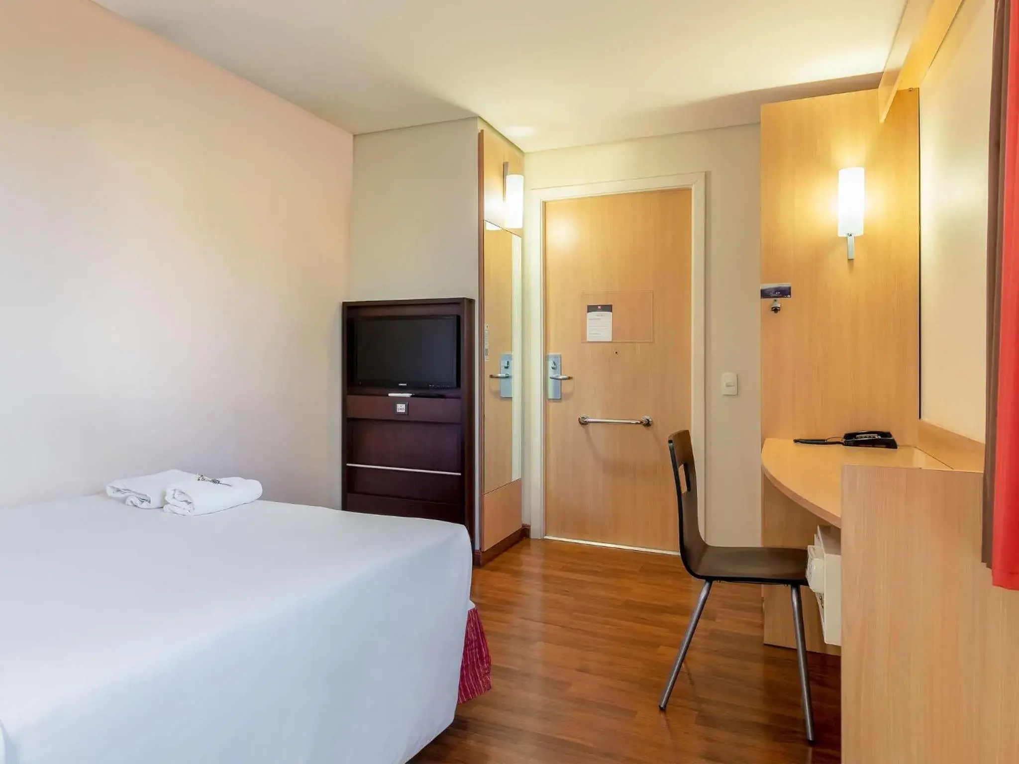 Standard Apartment with One Double Bed - Disability Access in ibis Belo Horizonte Afonso Pena Standard Apartment with One Double Bed - Disability Access in ibis Belo Horizonte Afonso Pena