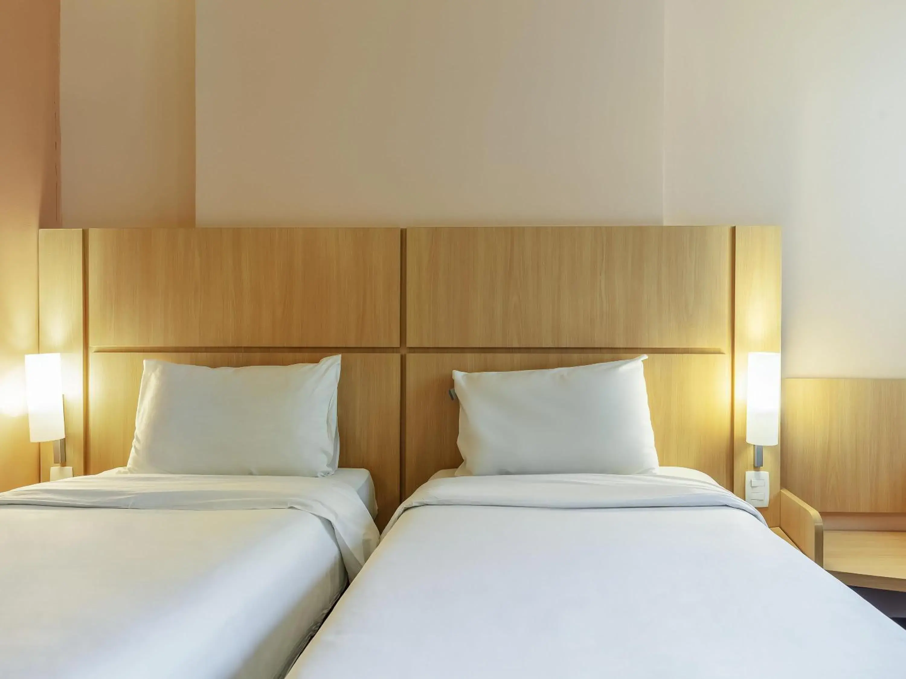 Bedroom, Bed in ibis BH Afonso Pena Savassi Bedroom, Bed in ibis BH Afonso Pena Savassi