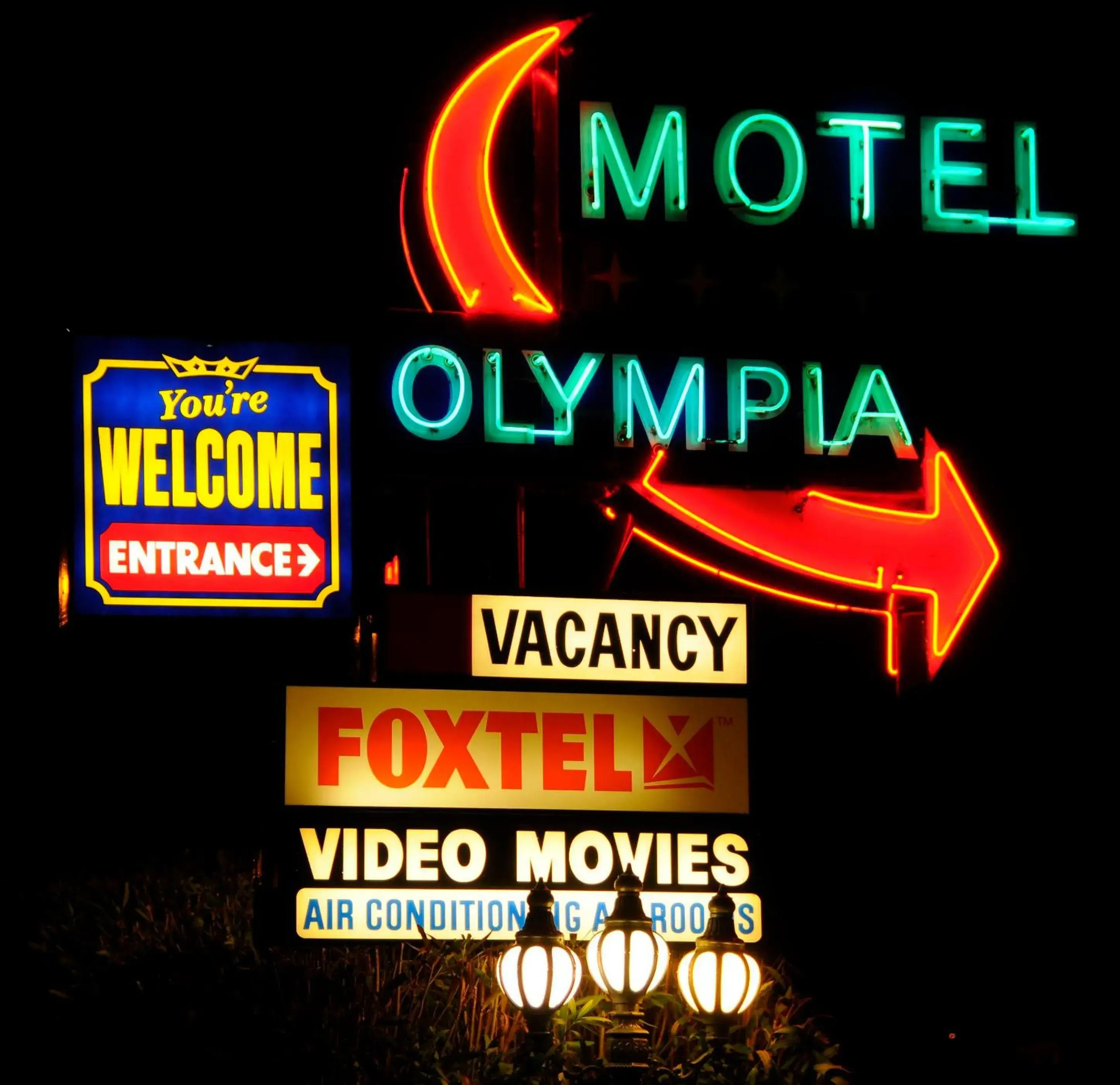 Facade/entrance in Olympia Motel Facade/entrance in Olympia Motel