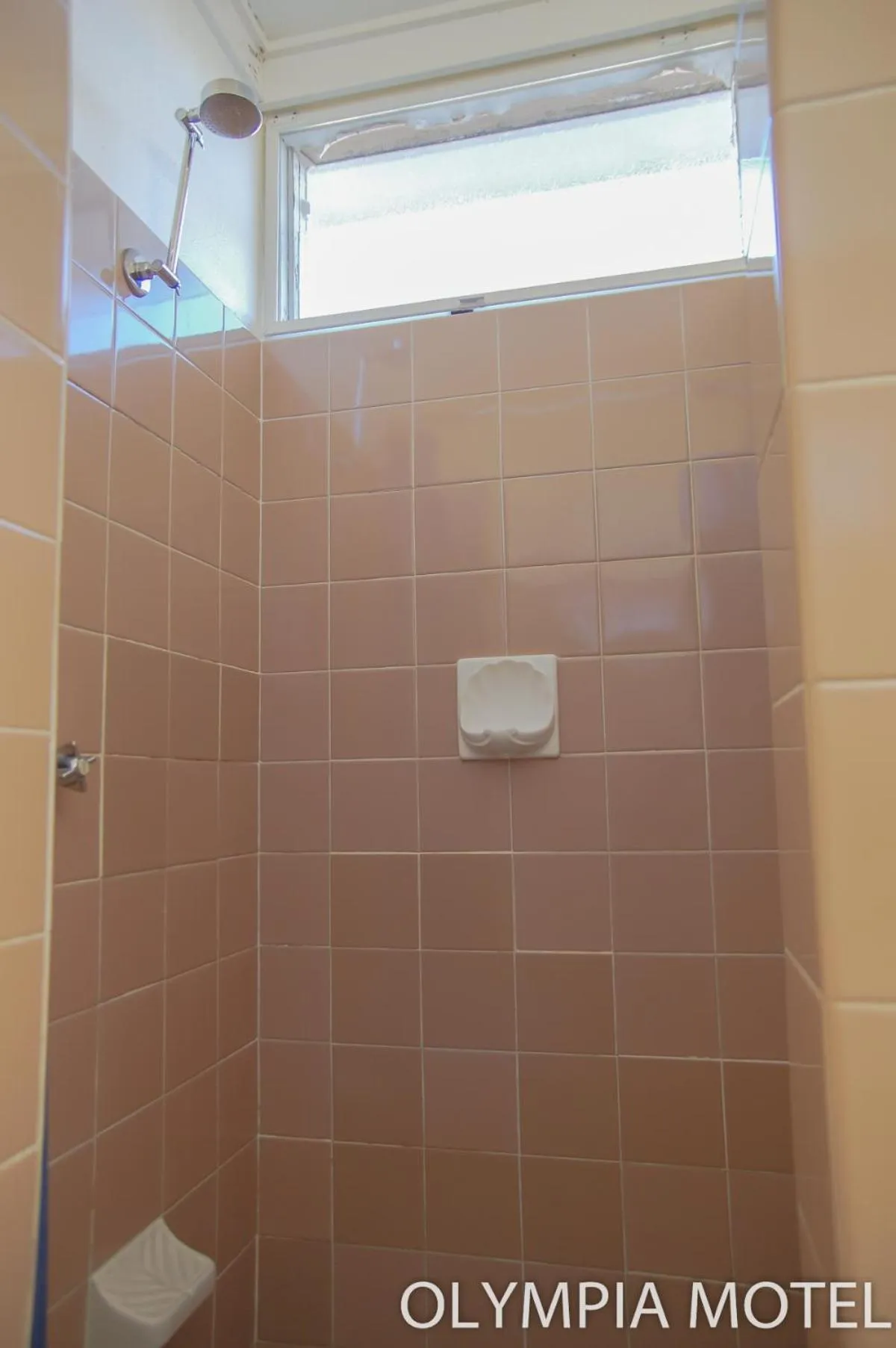 Text overlay in Olympia Motel