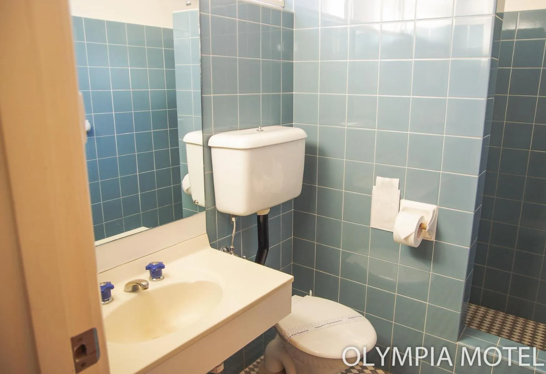 Text overlay in Olympia Motel