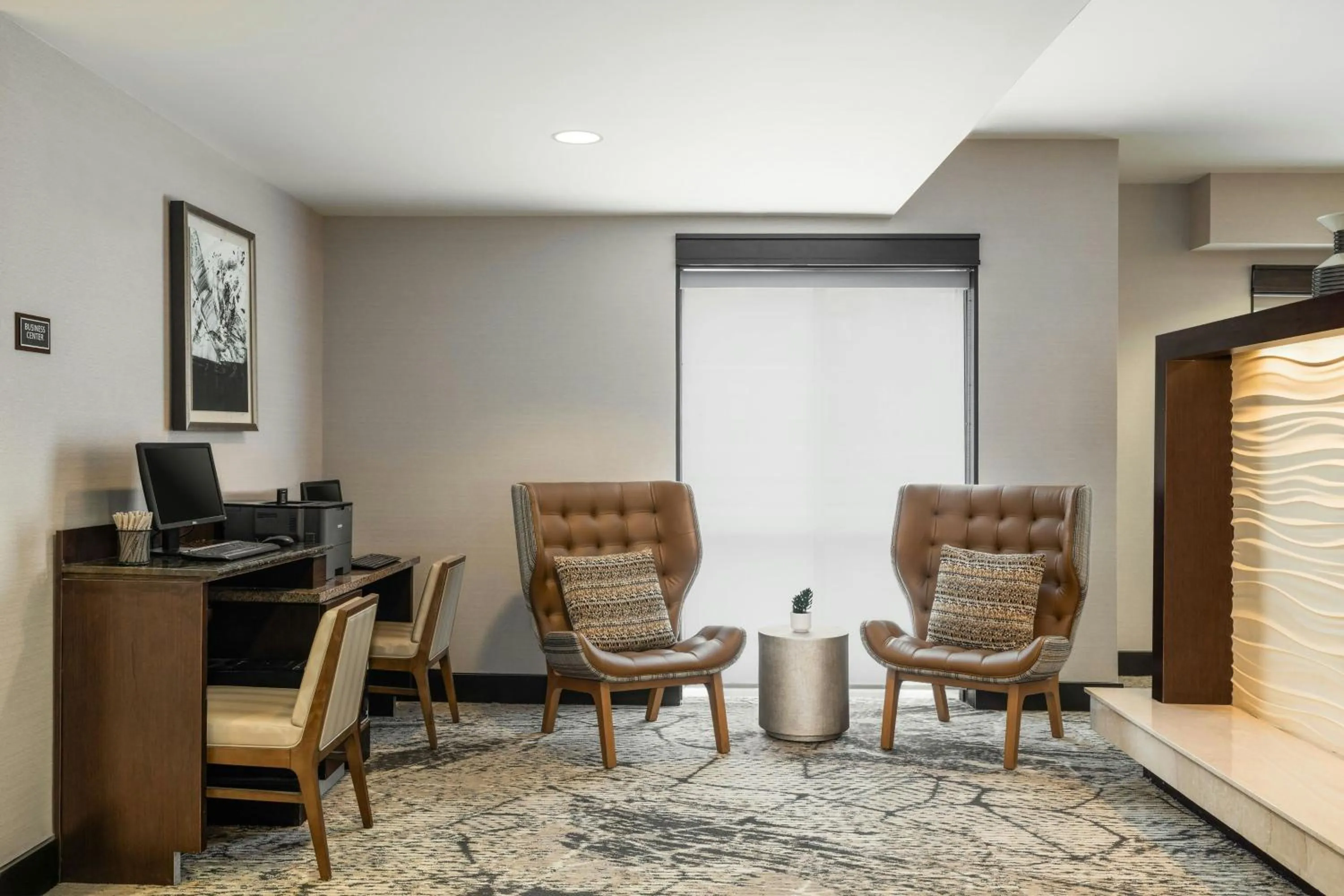Lounge or bar in Residence Inn by Marriott Des Moines Downtown