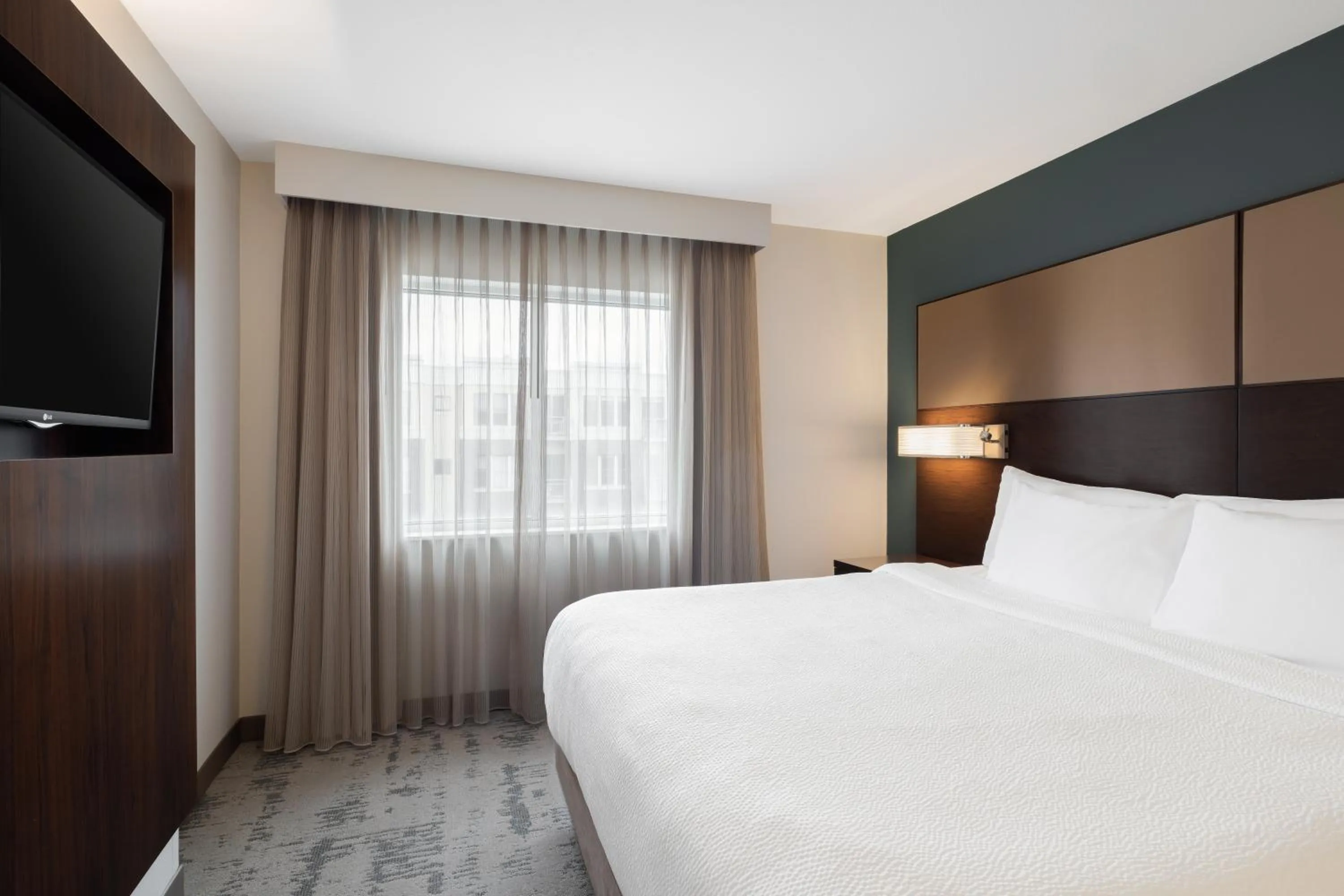 Bed in Residence Inn by Marriott Des Moines Downtown