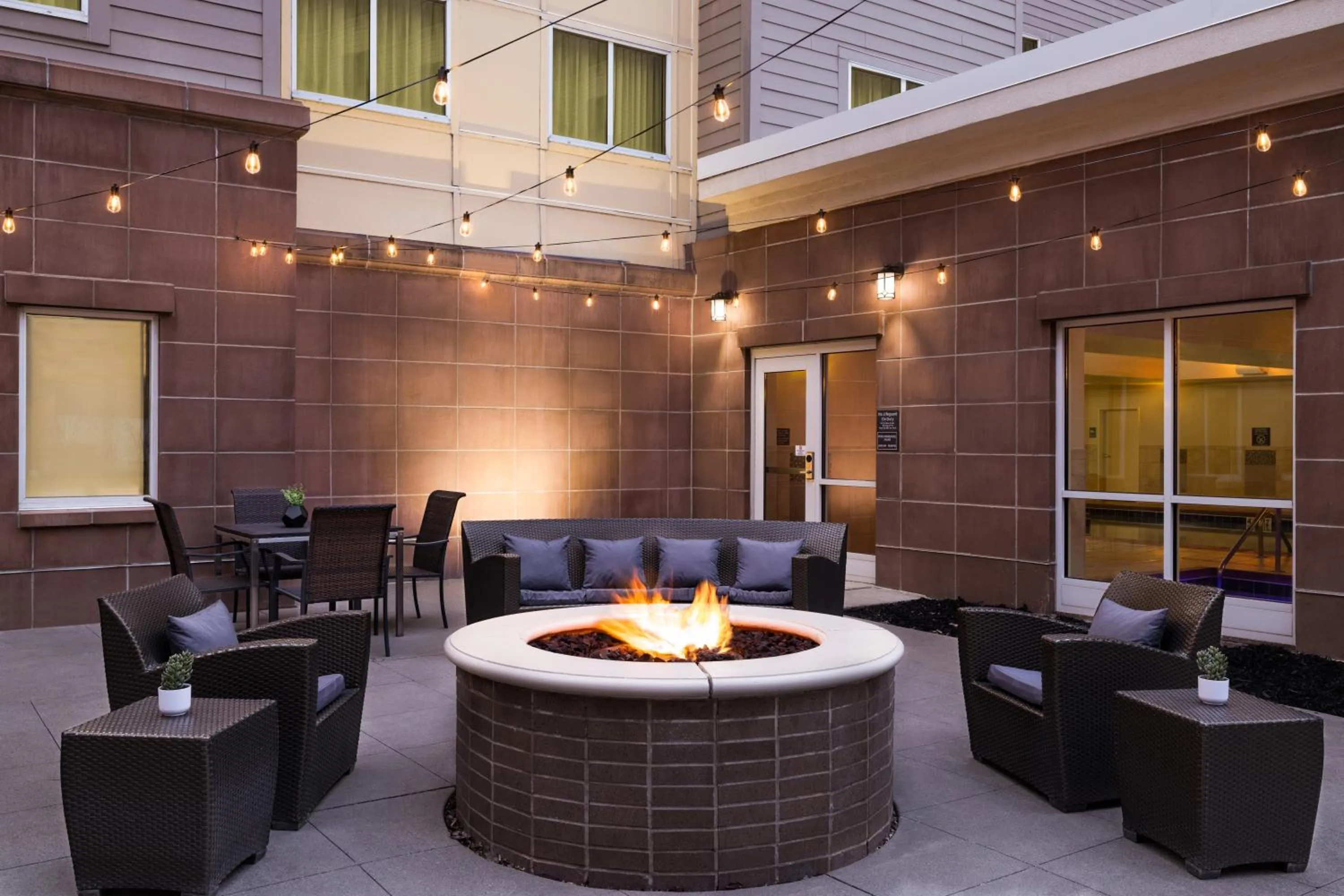 Seating area in Residence Inn by Marriott Des Moines Downtown