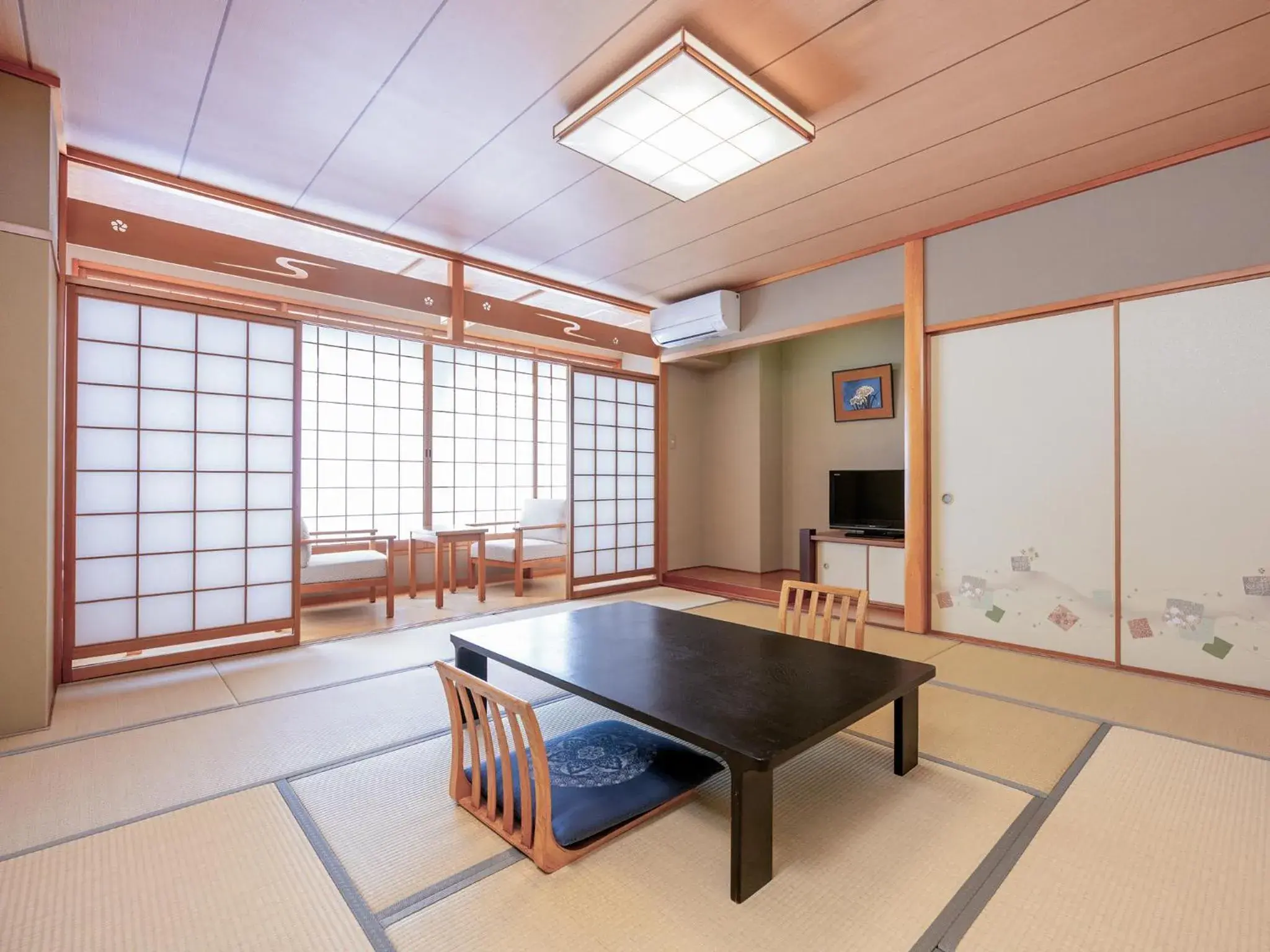 Photo of the whole room in Yumoto Kanko Hotel Saikyo Photo of the whole room in Yumoto Kanko Hotel Saikyo