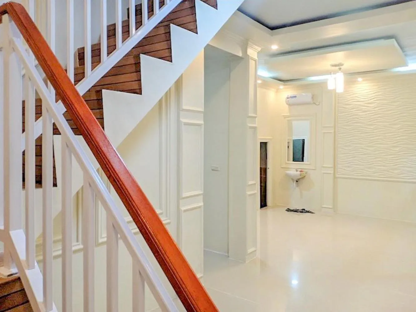 Property building in RedDoorz Syariah at Karema Area Mamuju