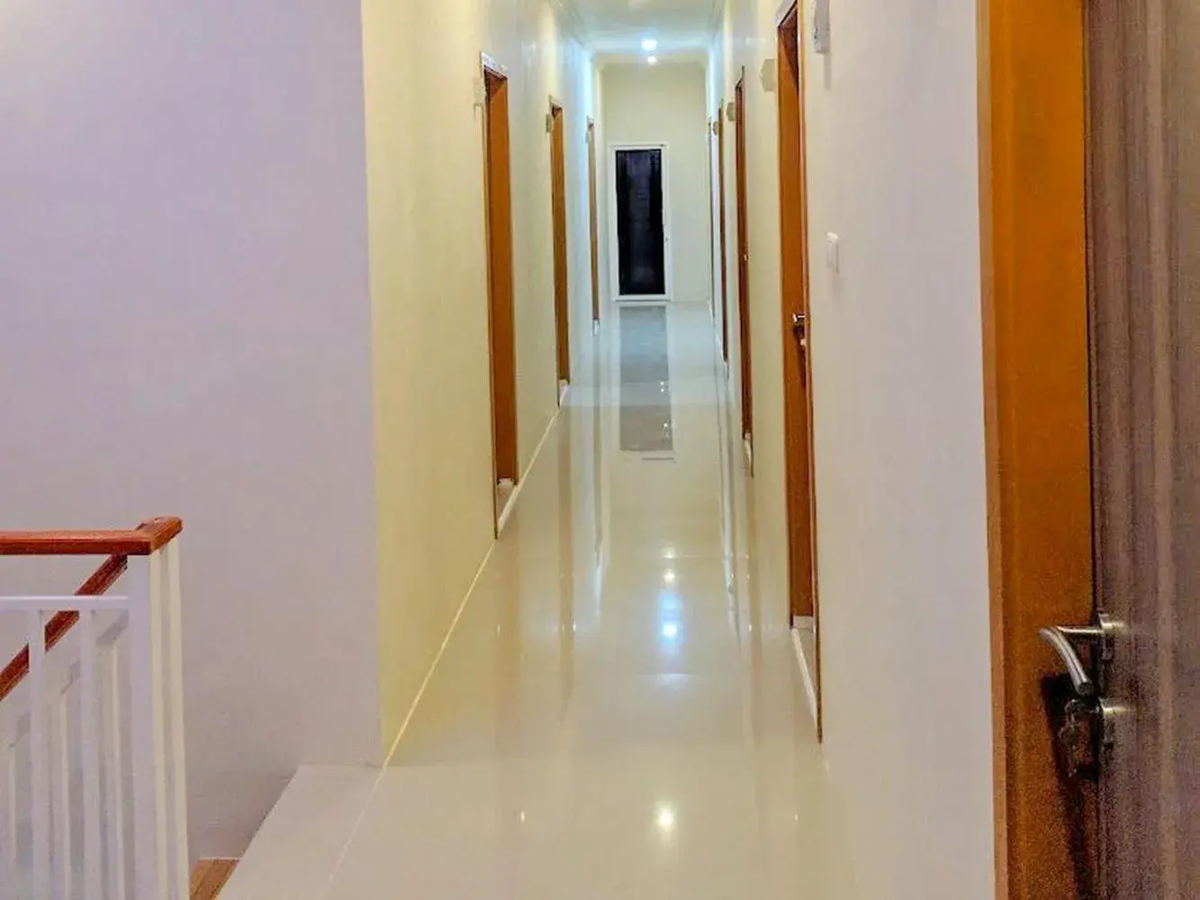 Facade/entrance in RedDoorz Syariah at Karema Area Mamuju Facade/entrance in RedDoorz Syariah at Karema Area Mamuju