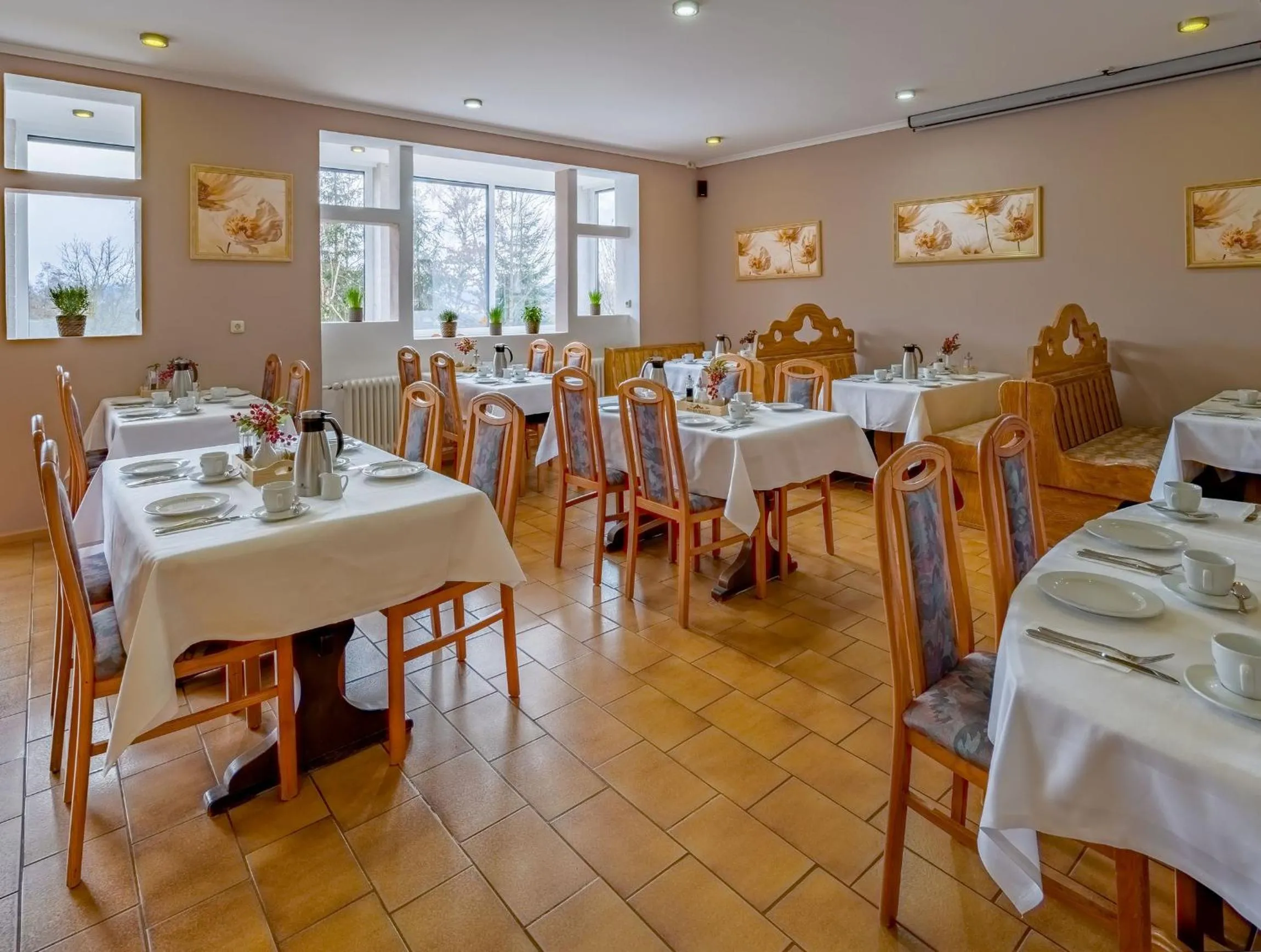 Restaurant/places to eat in Hotel Riesberghof