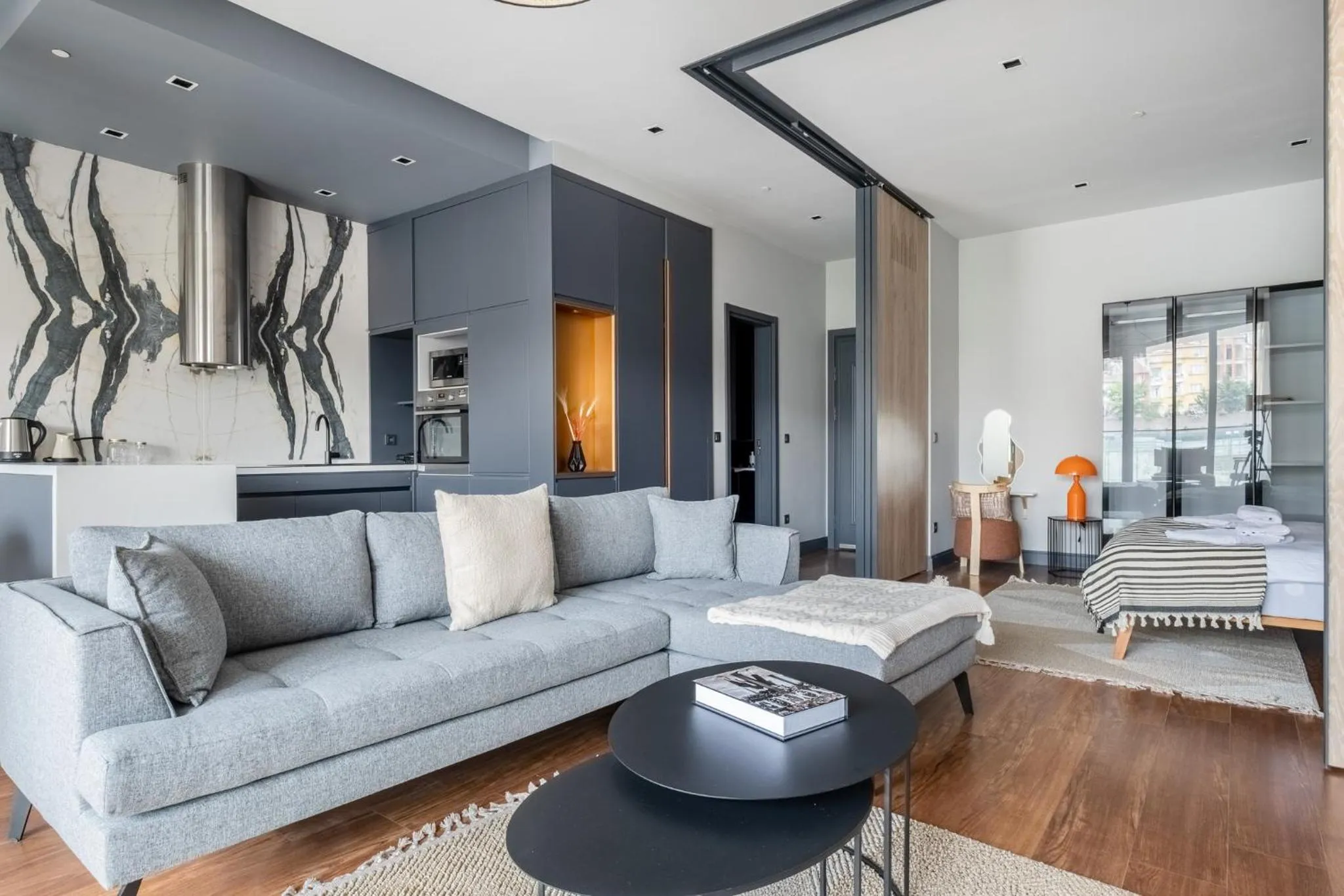 Living room in Benesta Residence by NewInn