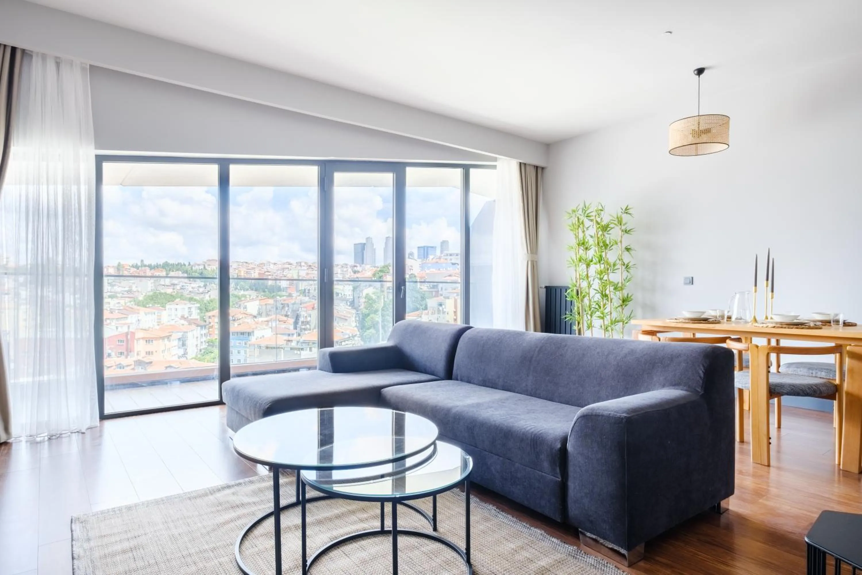 Living room in Benesta Residence by NewInn