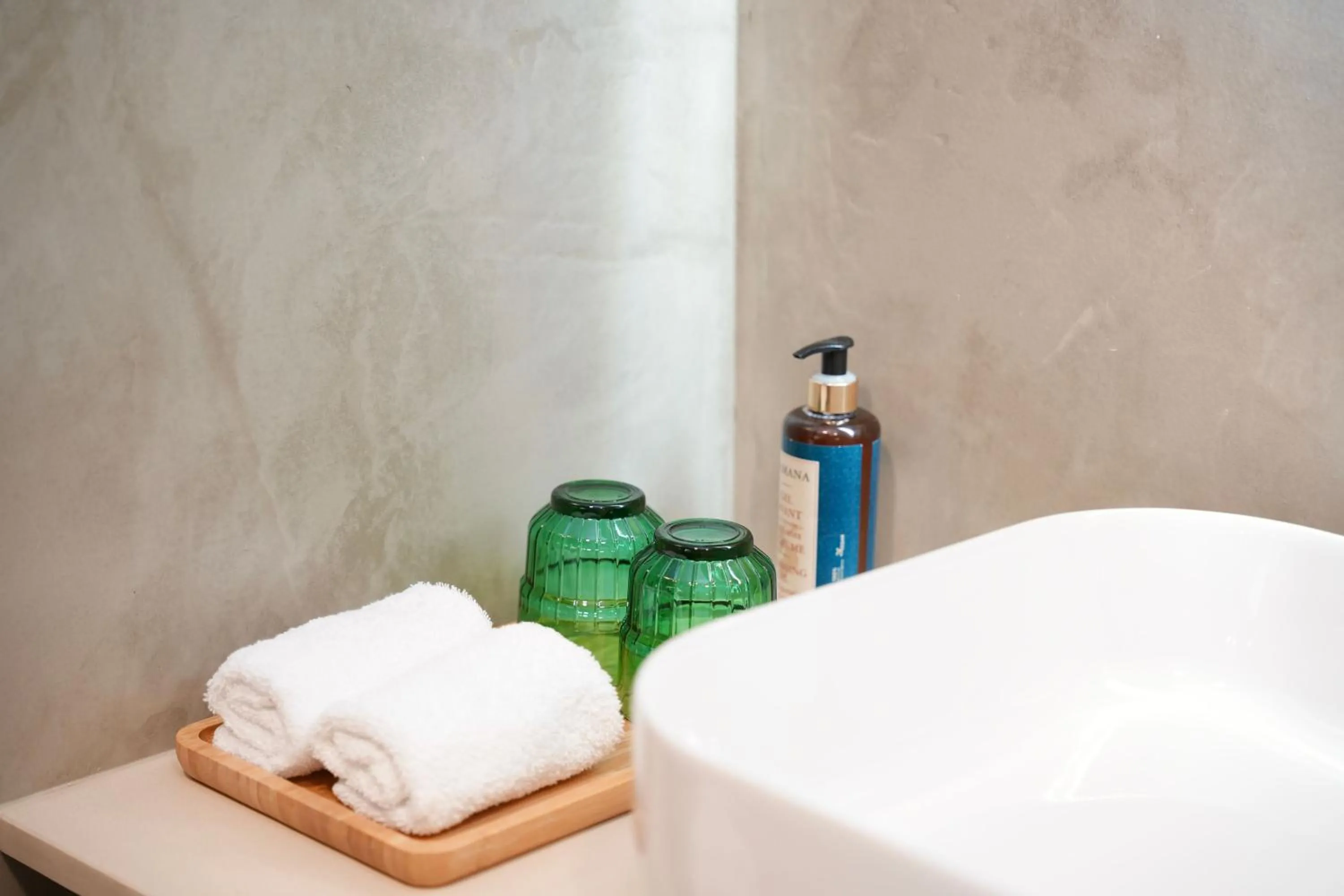 Toilet in Retreat Apartments