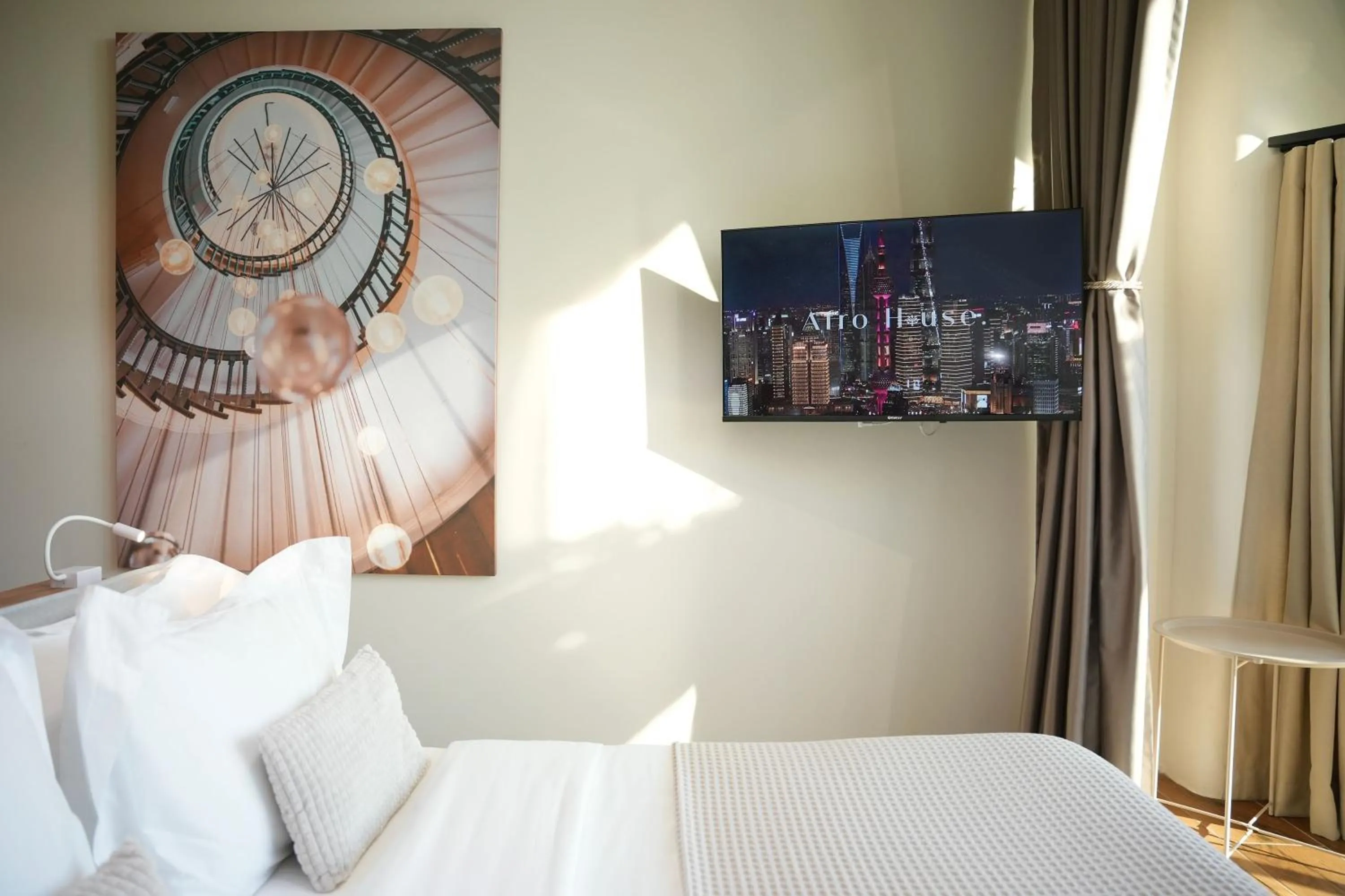 TV and multimedia, Bed in Retreat Apartments