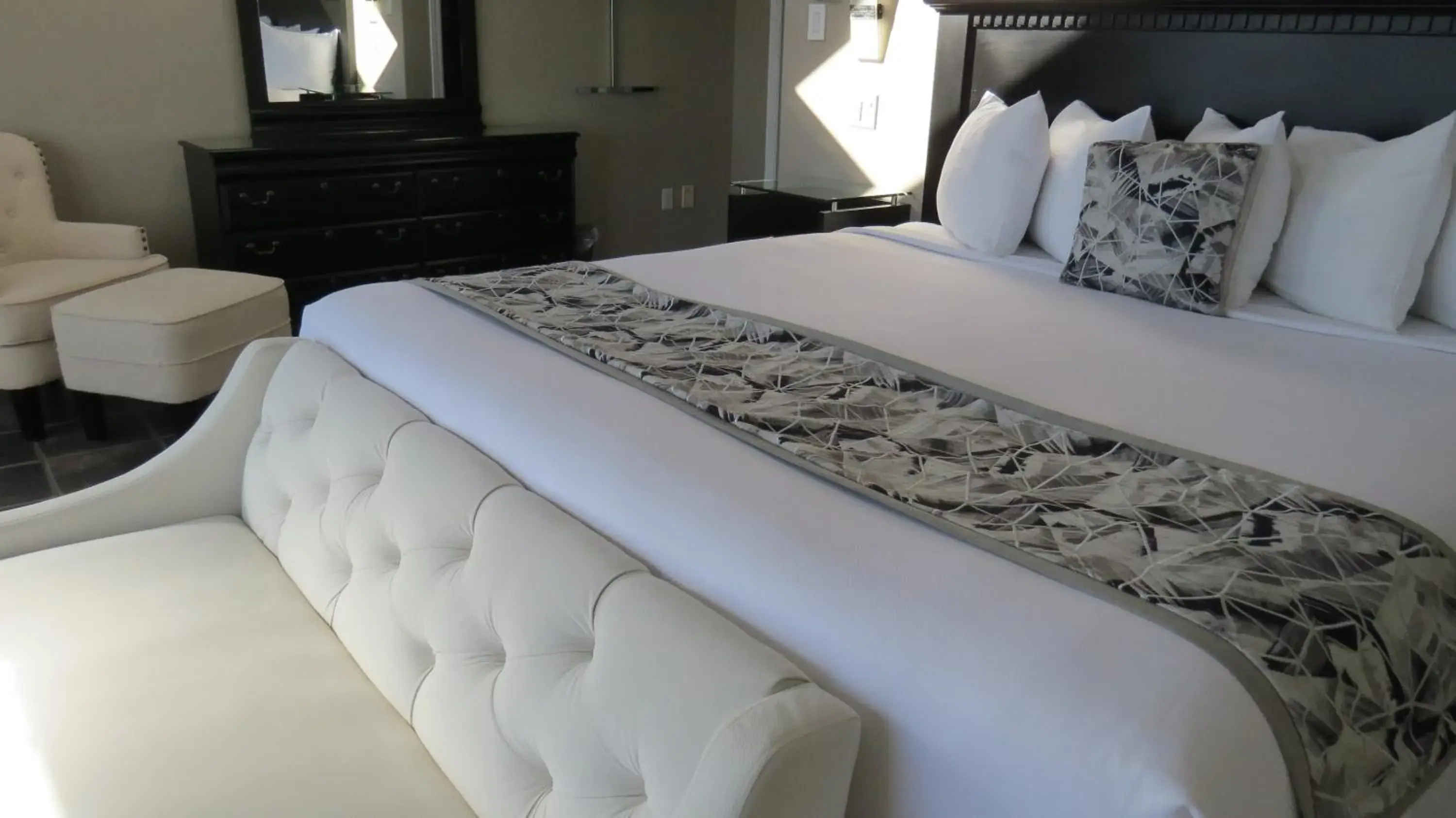 Superior Suite with Sea View in Dockside Suites Superior Suite with Sea View in Dockside Suites