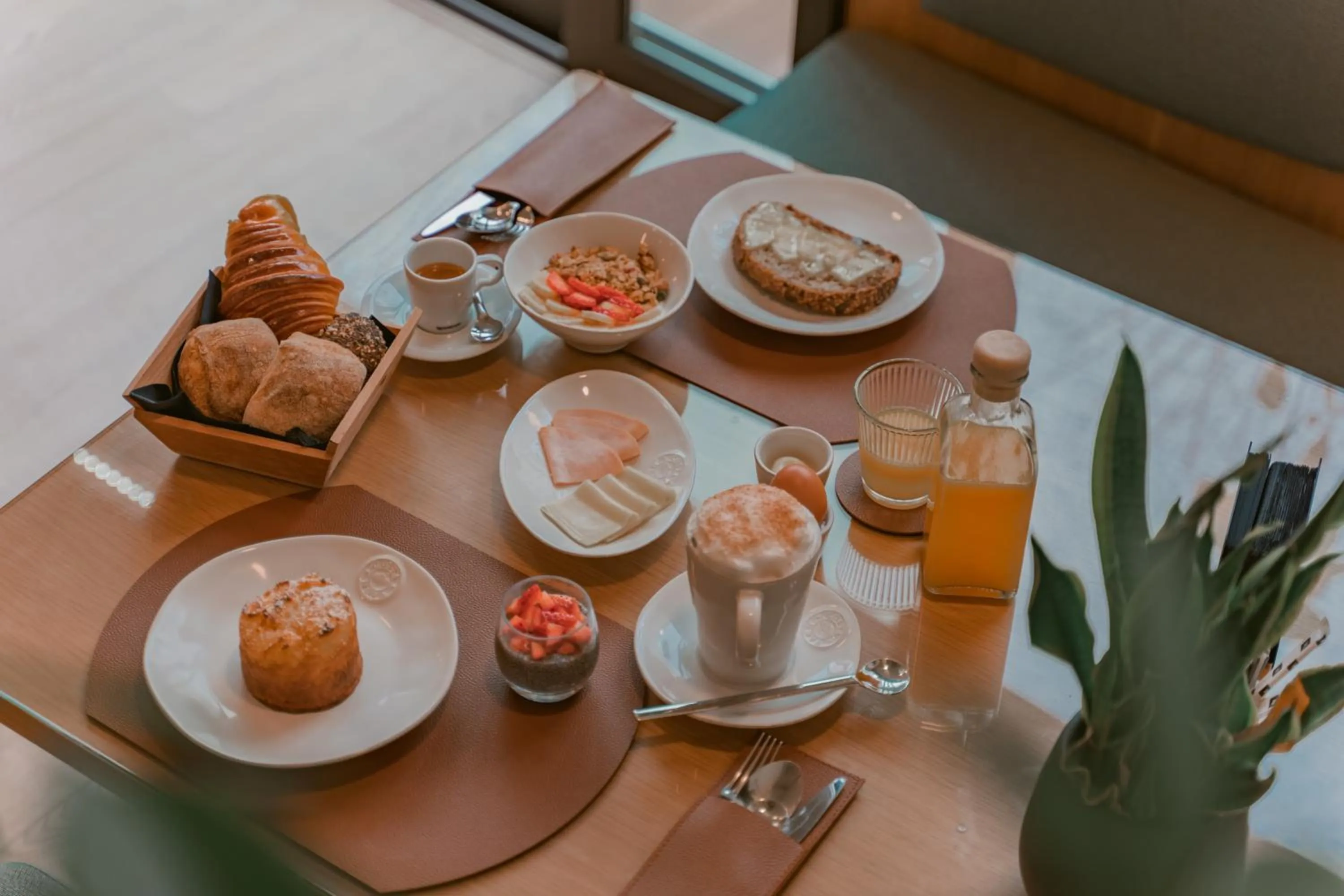 Food and drinks in BFRESH Hotel - Padel, Pool & Fitness - Adults Only