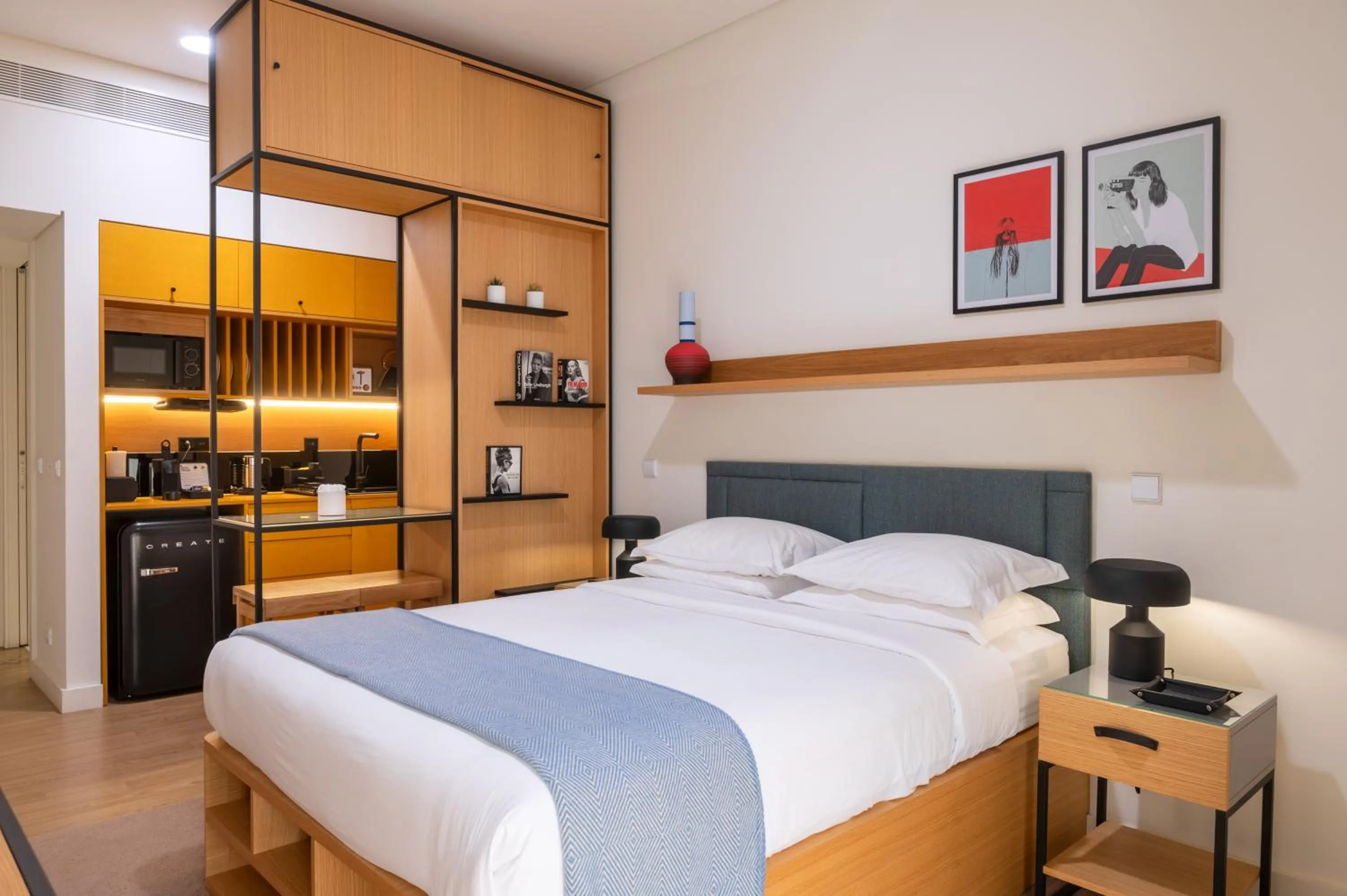 Kitchen or kitchenette, Bed in BFRESH Hotel - Padel, Pool & Fitness - Adults Only