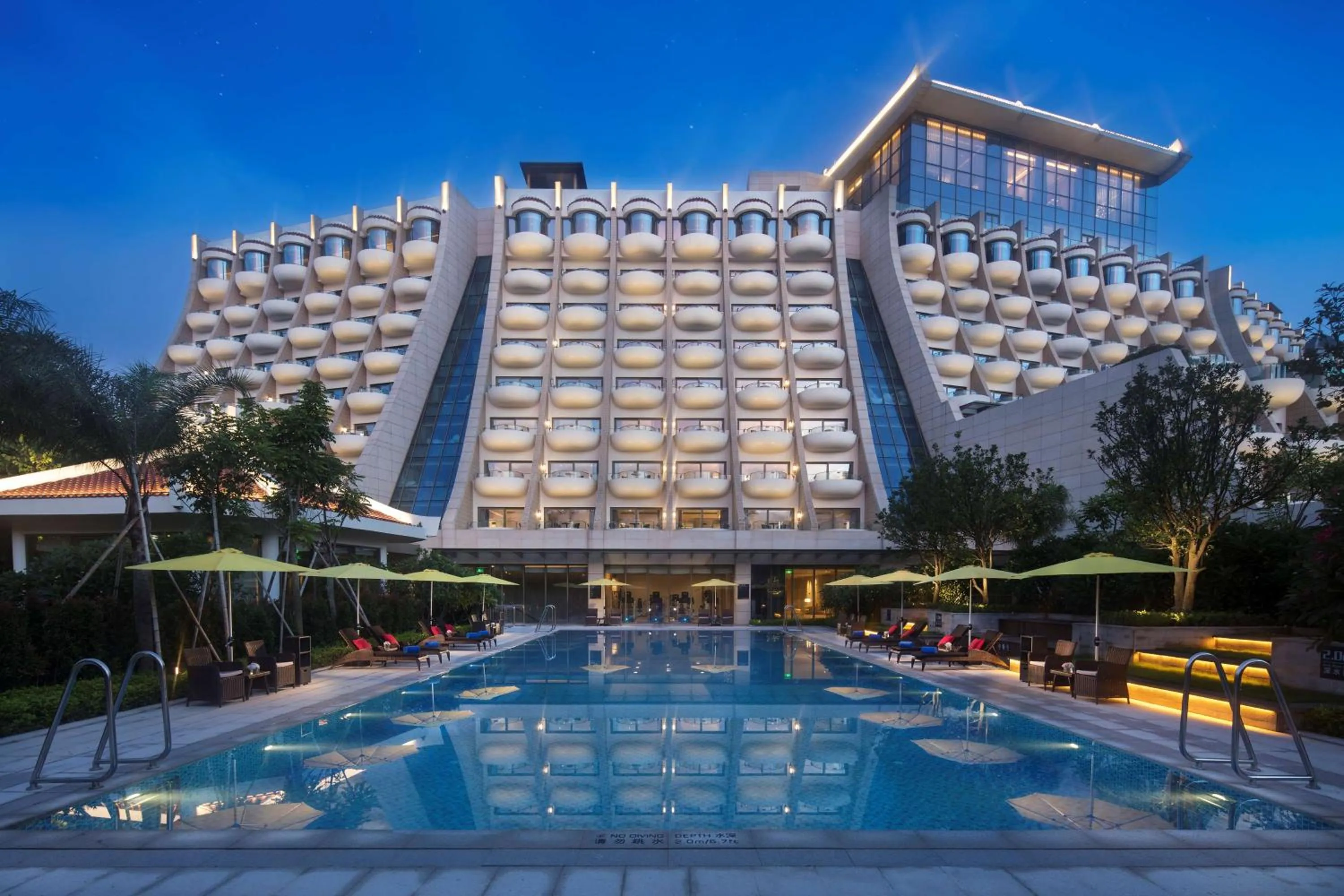Pool view in Hilton Shenzhen Shekou Nanhai
