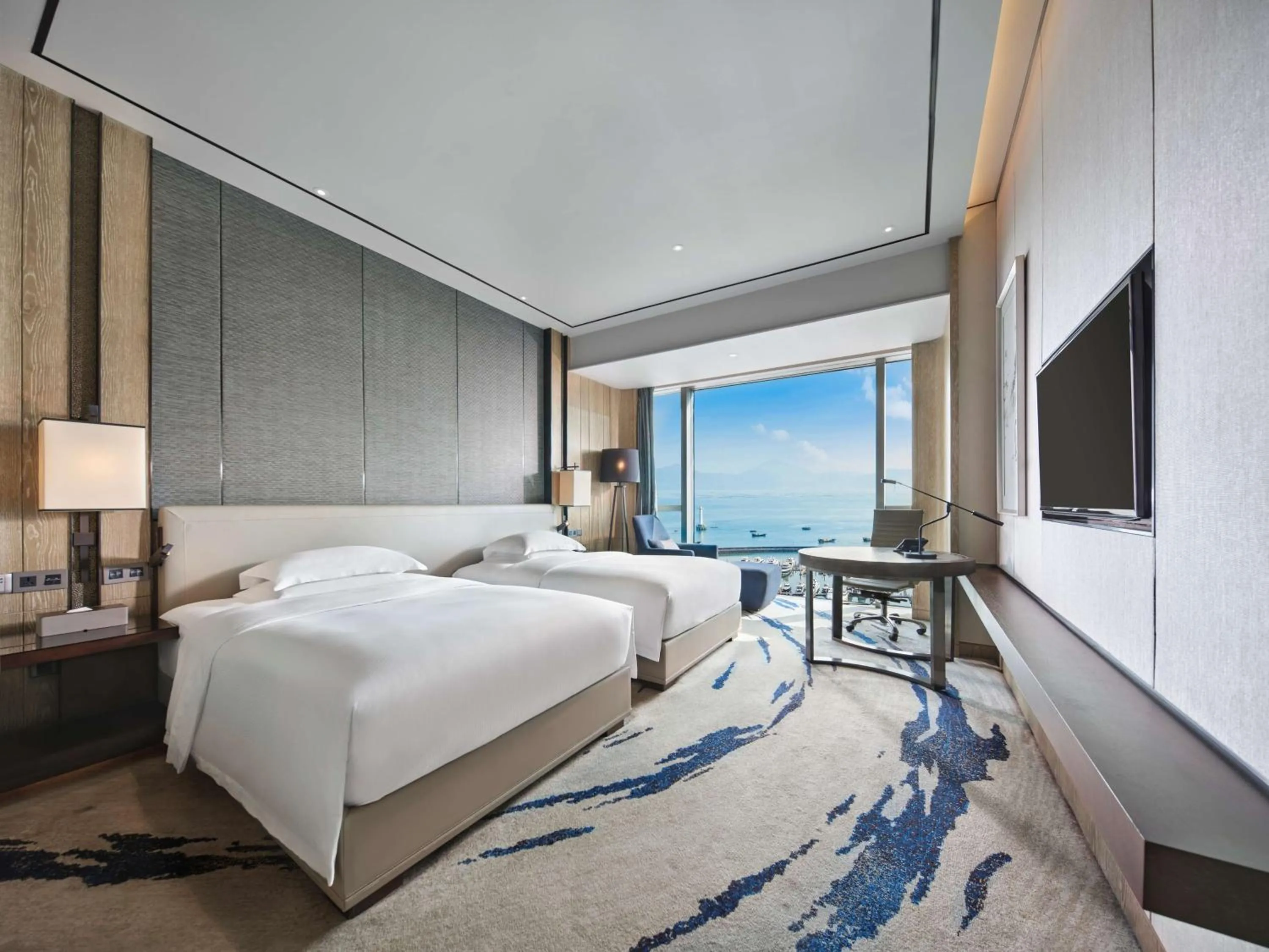 Bed in Hilton Shenzhen Shekou Nanhai