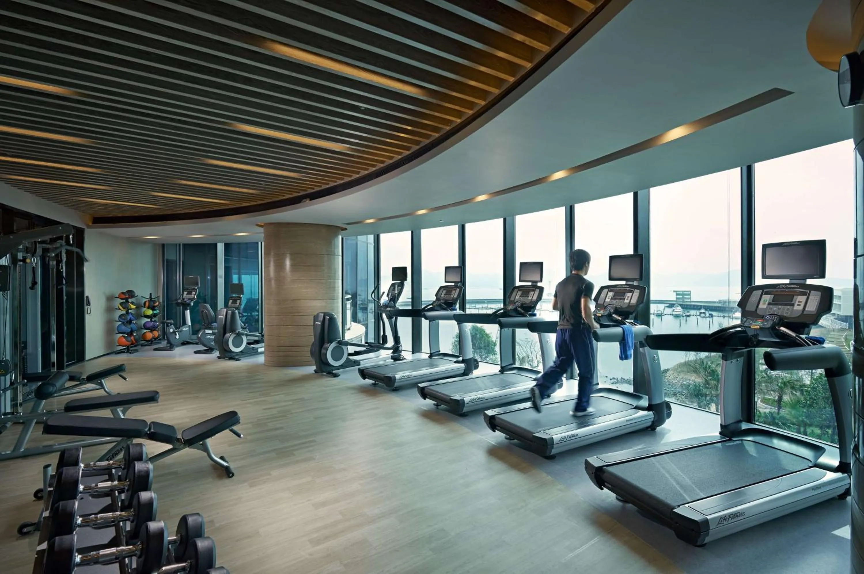 Fitness centre/facilities in Hilton Shenzhen Shekou Nanhai