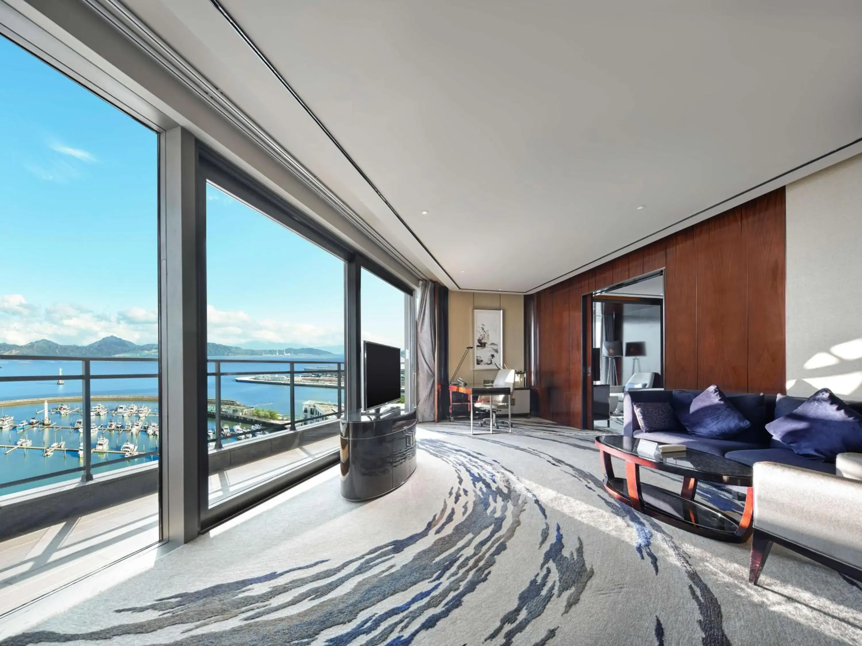 Living room in Hilton Shenzhen Shekou Nanhai Living room in Hilton Shenzhen Shekou Nanhai